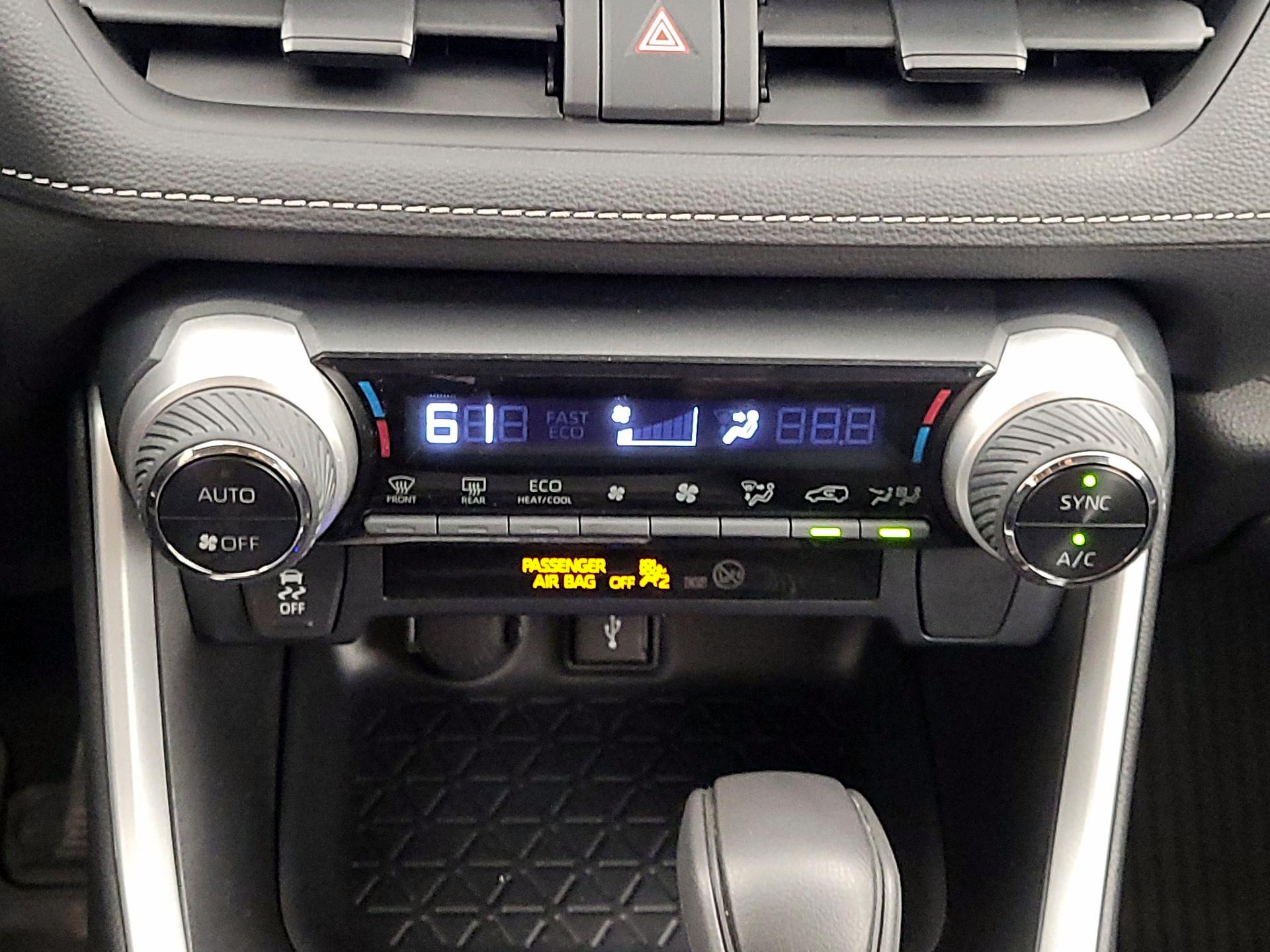 Thumbnail: 2022 Toyota RAV4 - 17