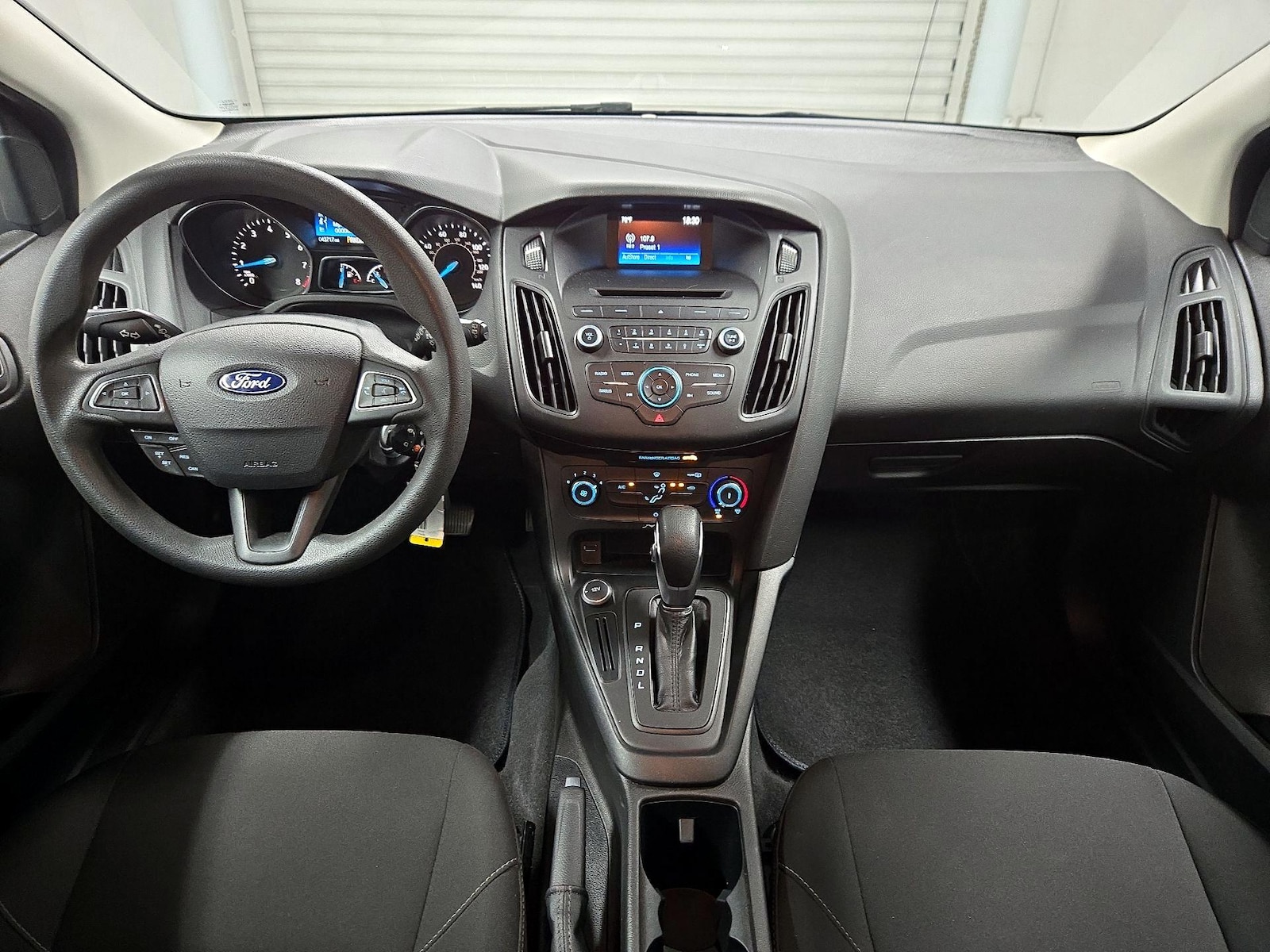 2017 Ford Focus SE - Photo 10