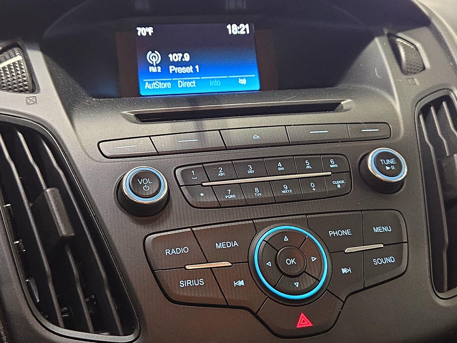 2017 Ford Focus SE - Photo 16