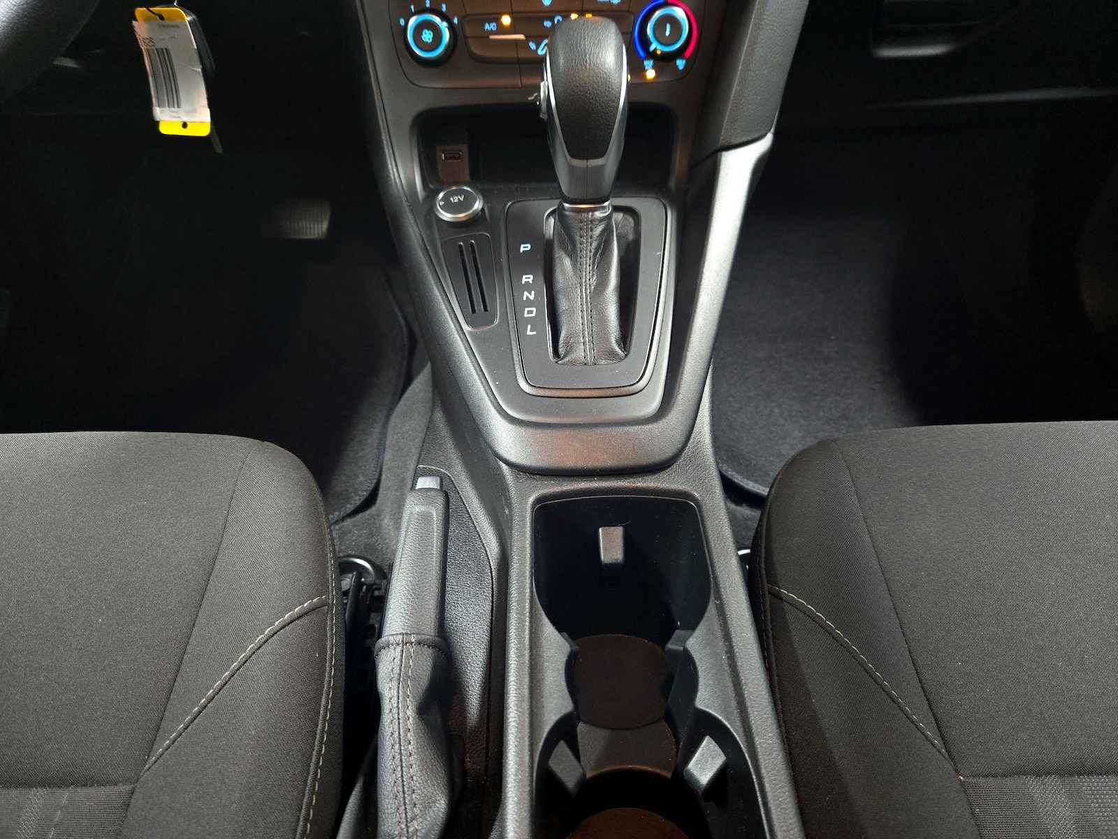2017 Ford Focus SE - Photo 18