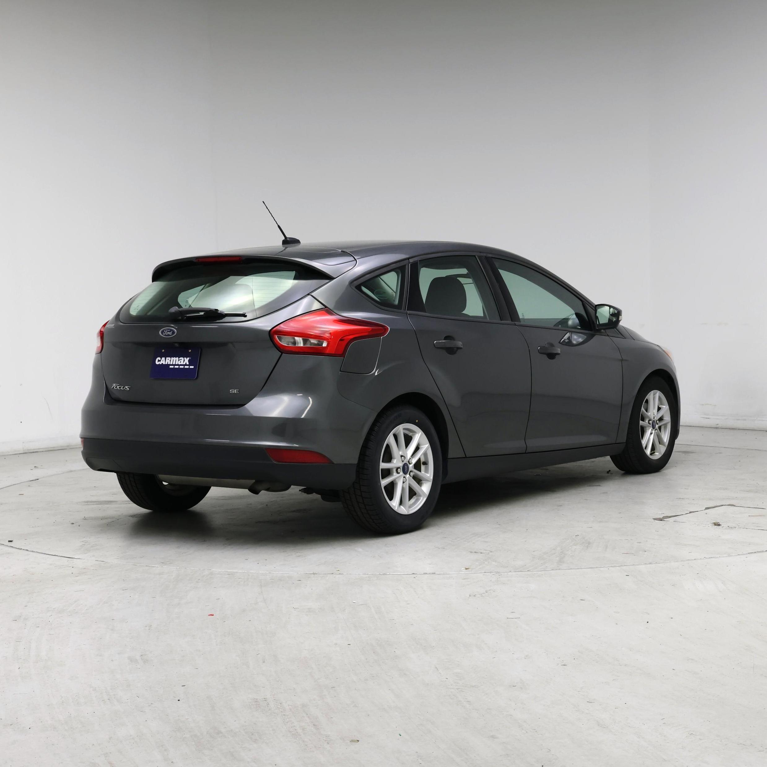 Thumbnail: 2017 Ford Focus - 8