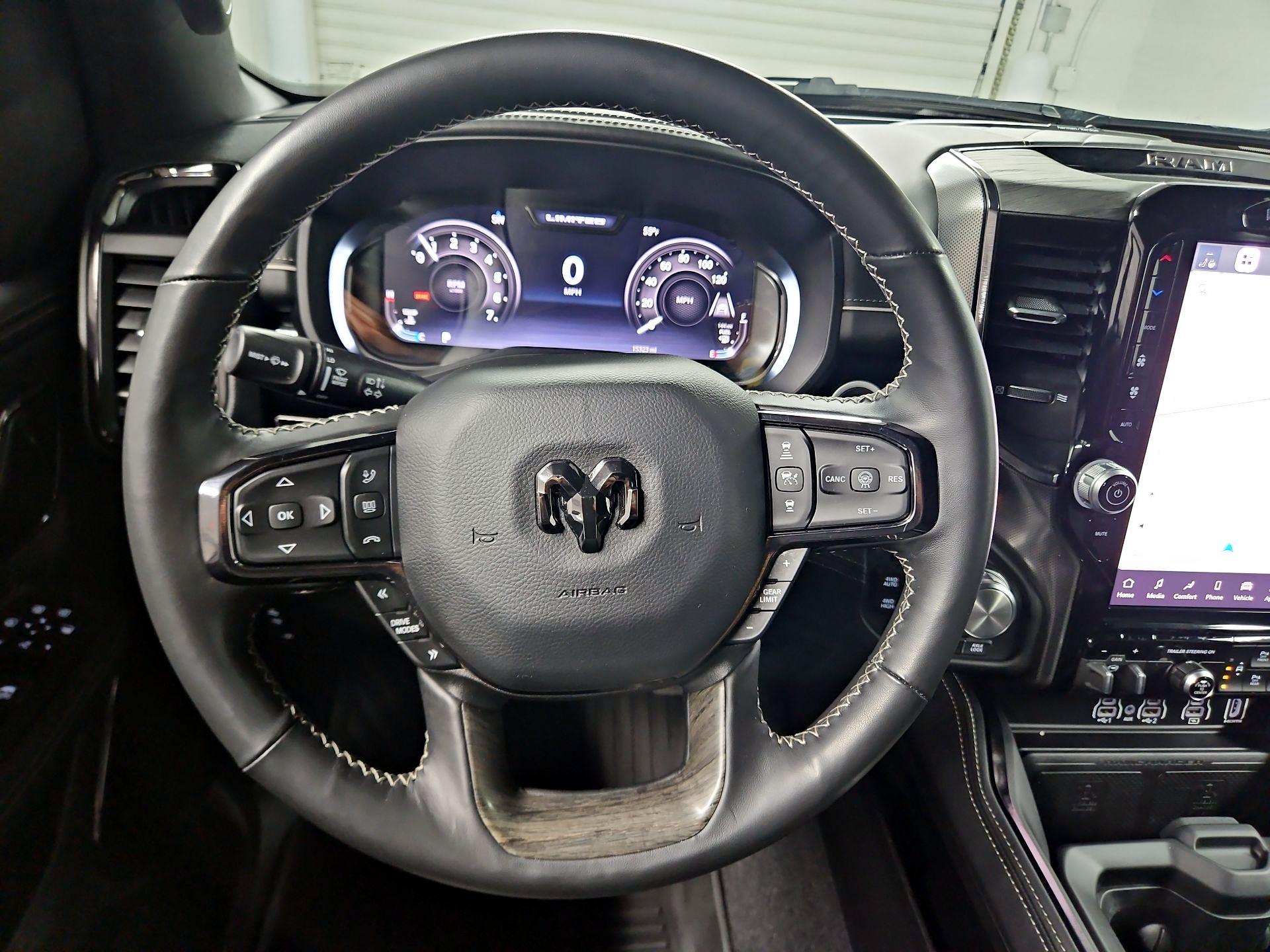 Thumbnail: 2025 RAM 1500 - 10