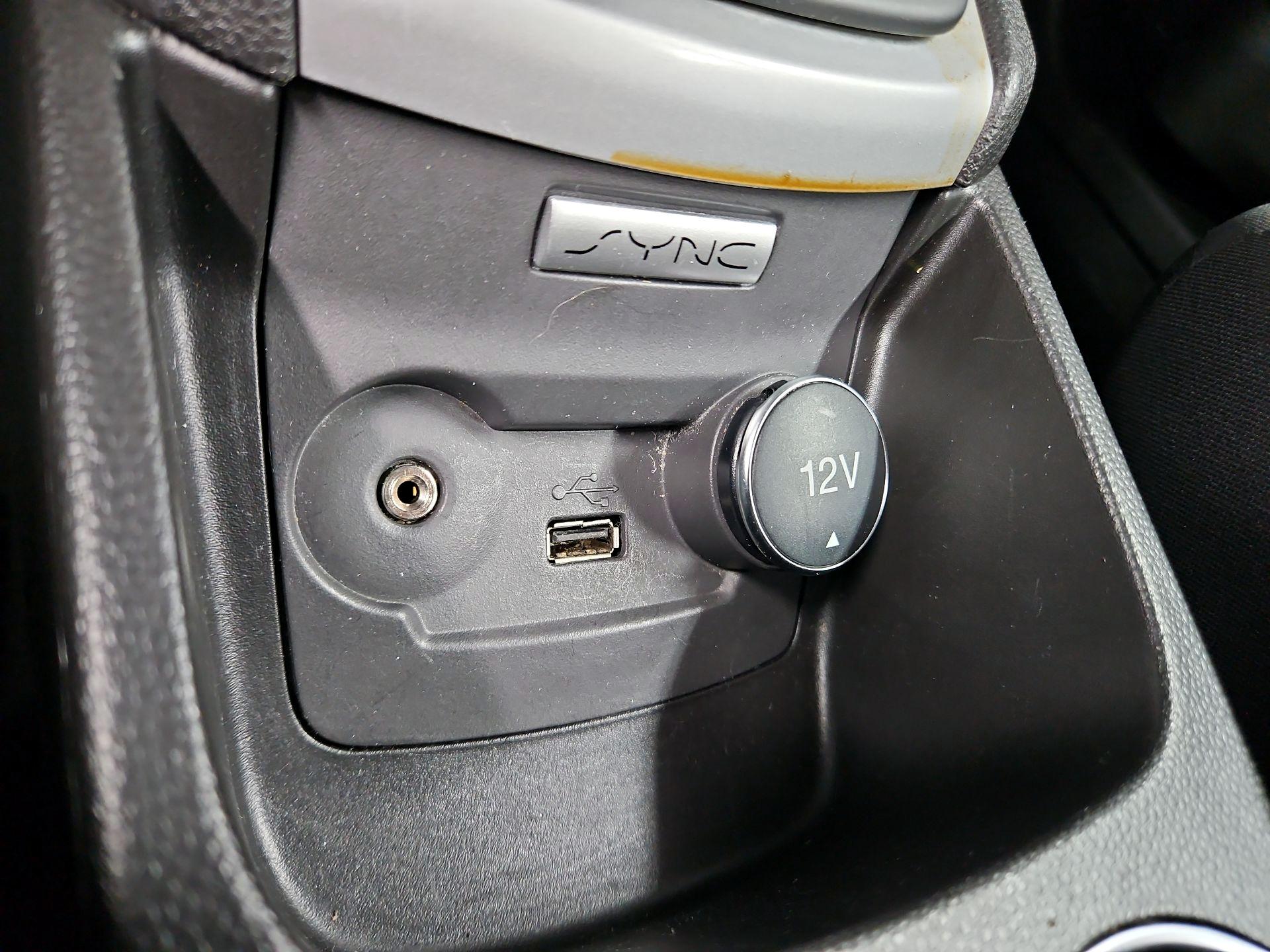 Thumbnail: 2019 Ford Fiesta - 18