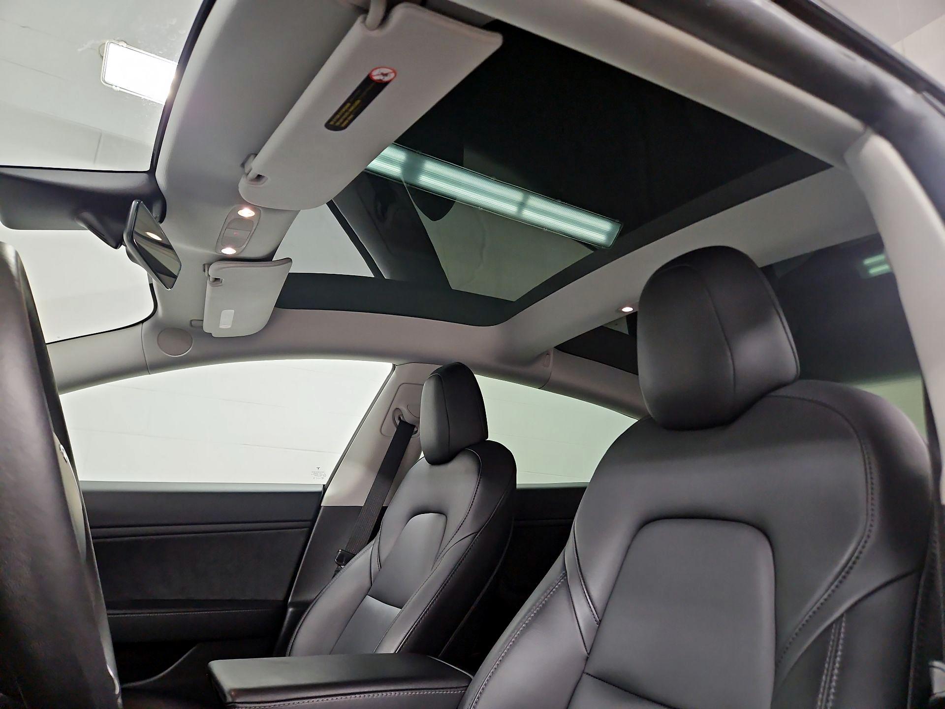 Thumbnail: 2021 Tesla Model 3 - 19