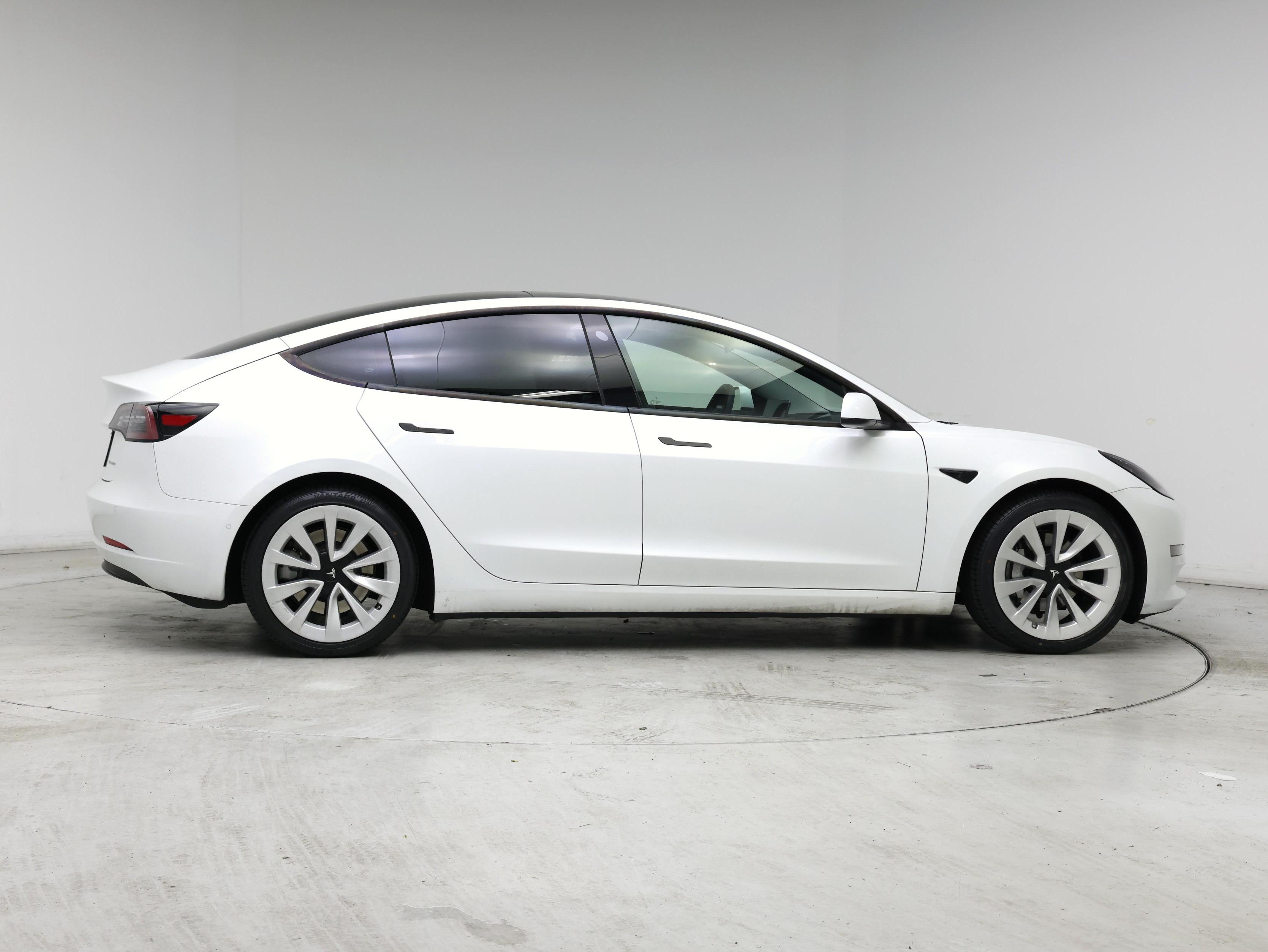 Thumbnail: 2021 Tesla Model 3 - 7