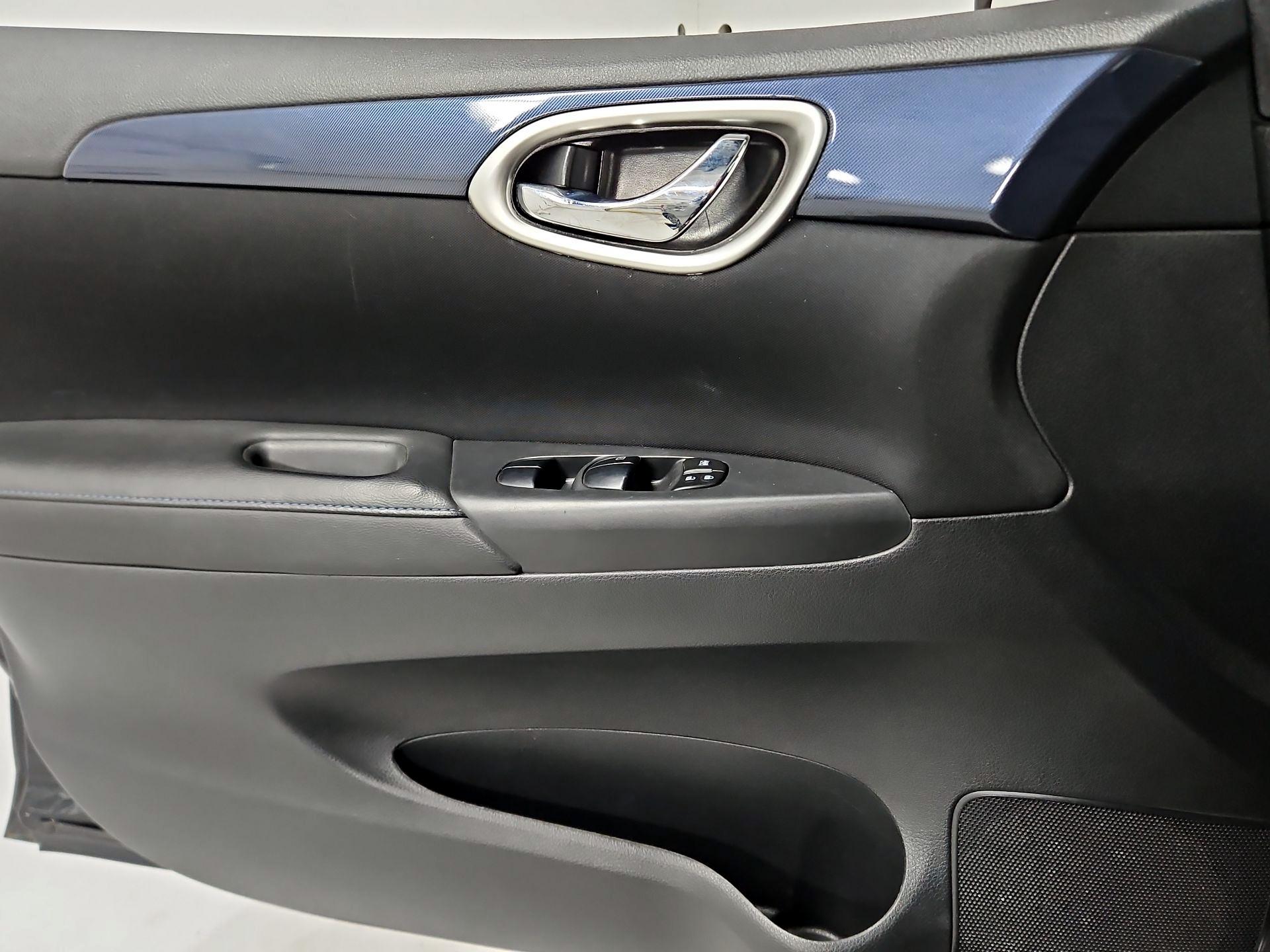 Thumbnail: 2017 Nissan Sentra - 12