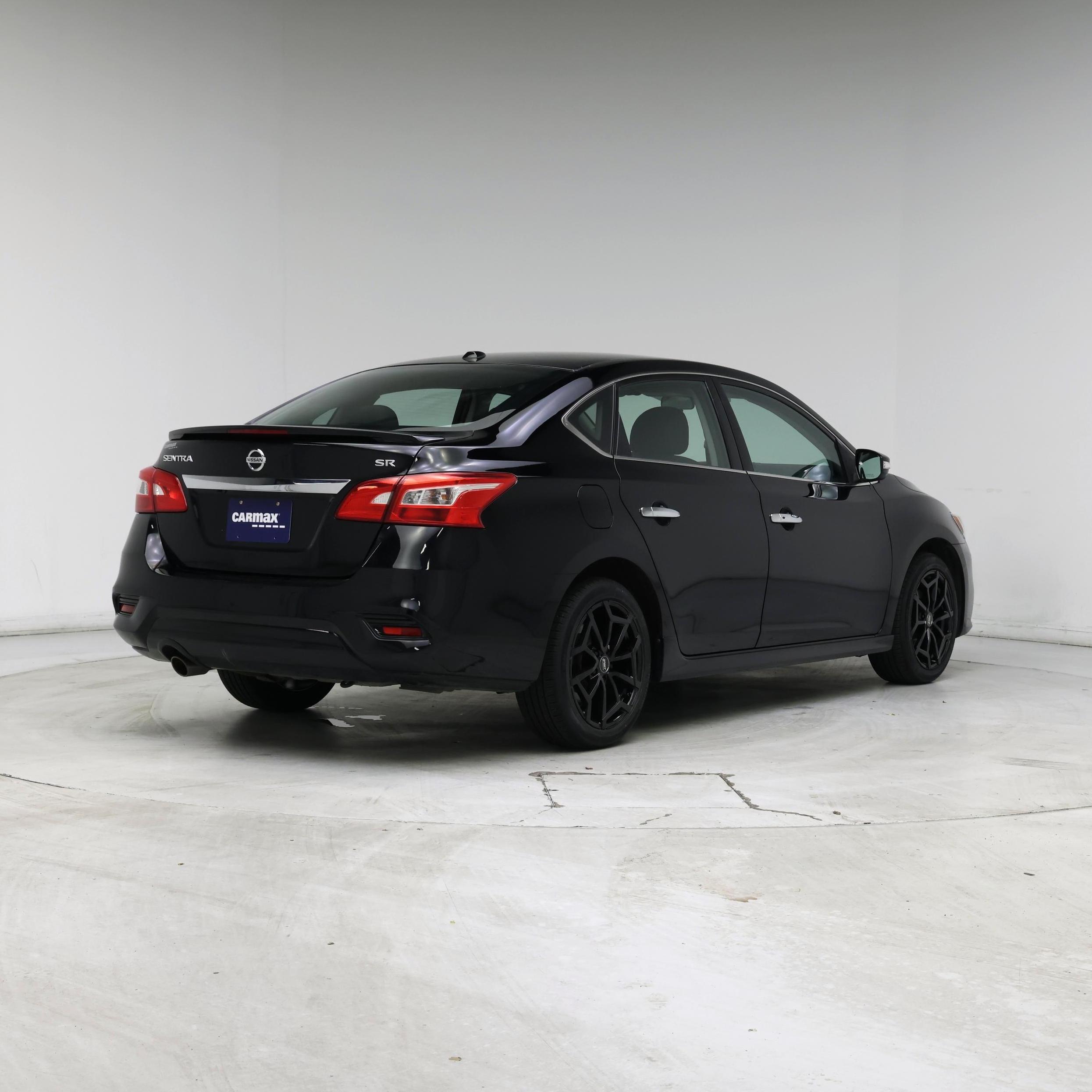 Thumbnail: 2017 Nissan Sentra - 8