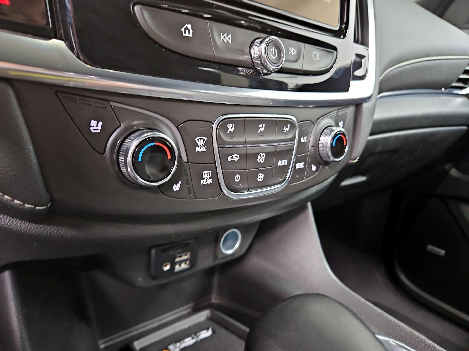 Thumbnail: 2023 Chevrolet Traverse - 17