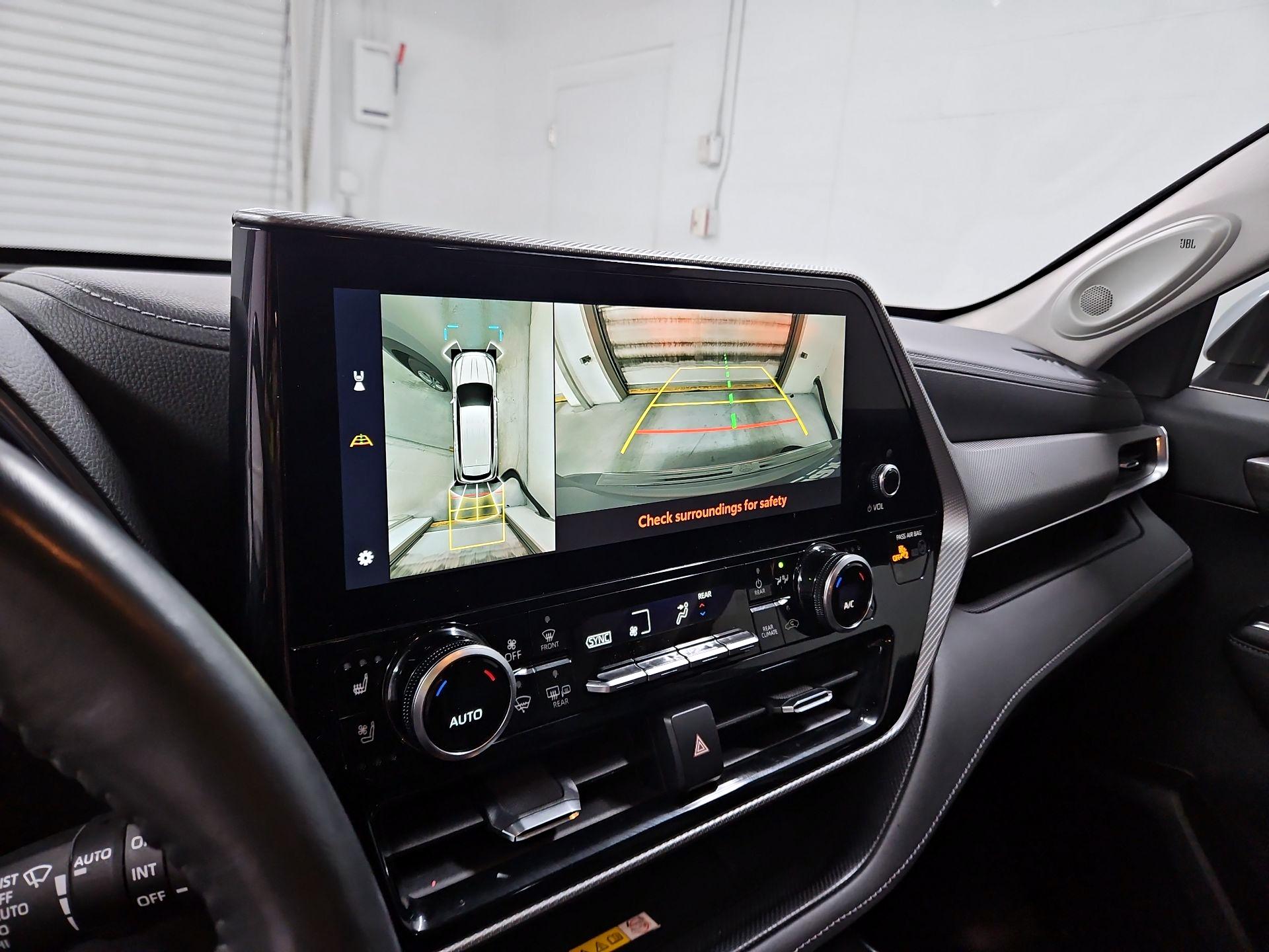 Thumbnail: 2023 Toyota Highlander - 14