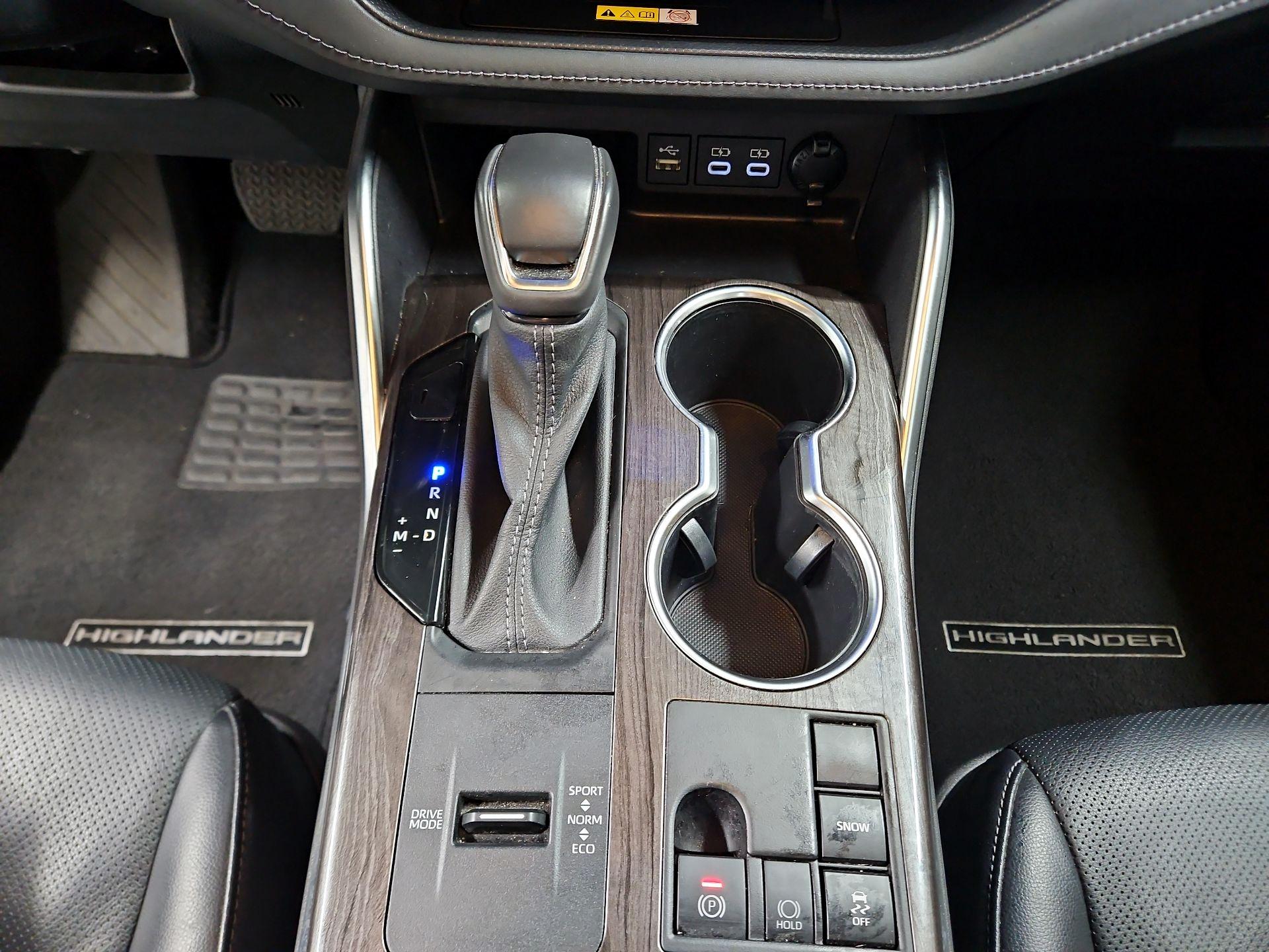 Thumbnail: 2023 Toyota Highlander - 17