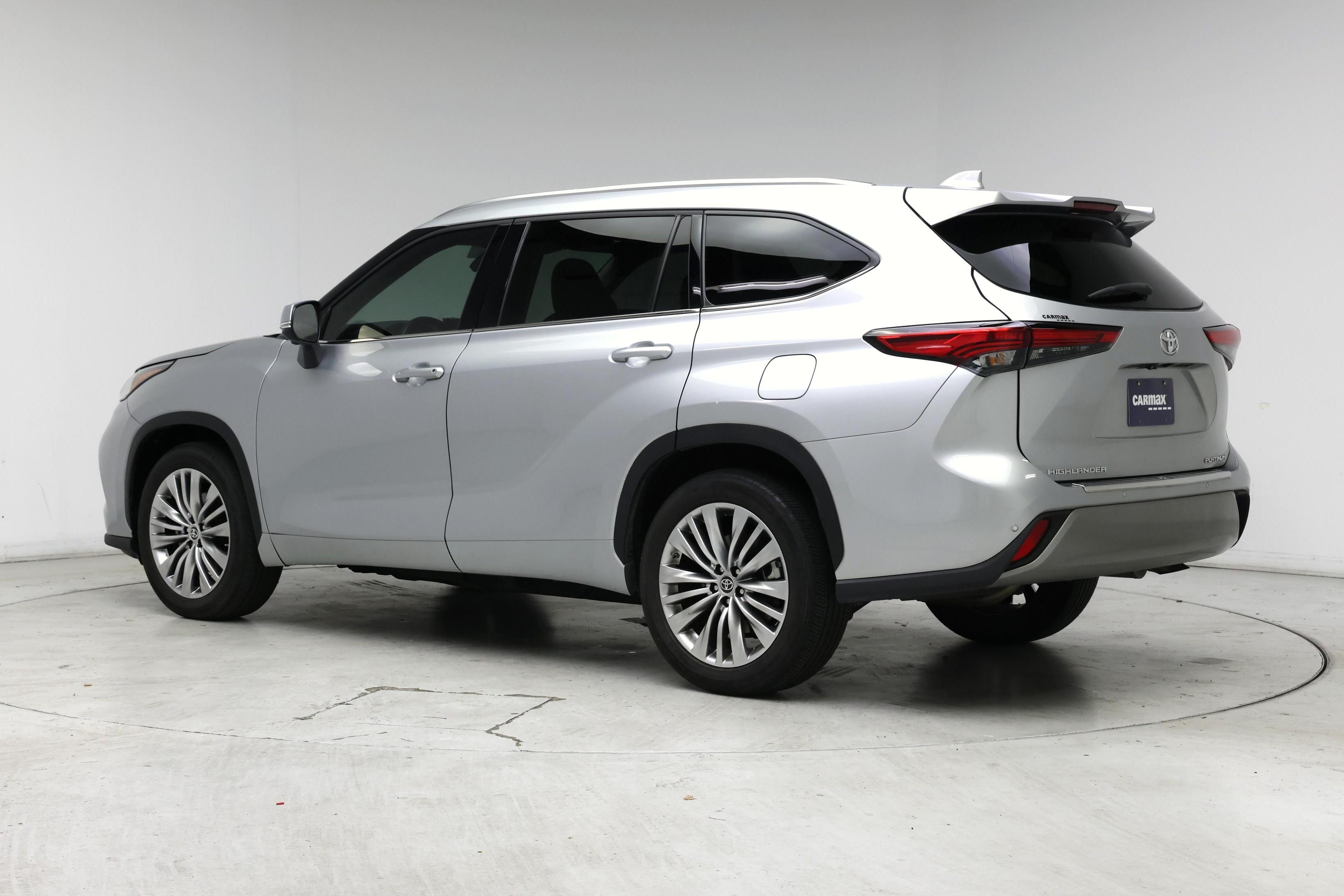 Thumbnail: 2023 Toyota Highlander - 2