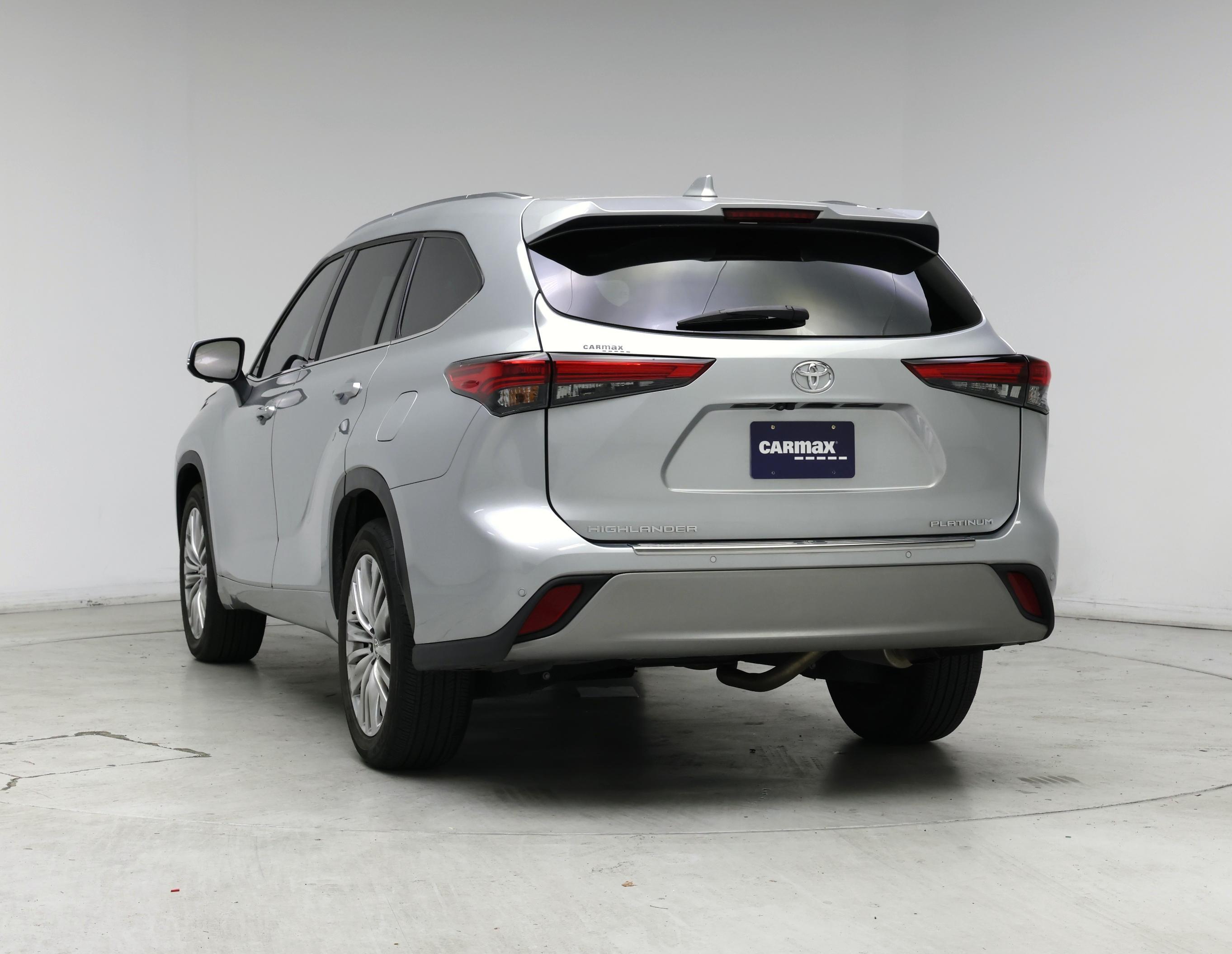 Thumbnail: 2023 Toyota Highlander - 6