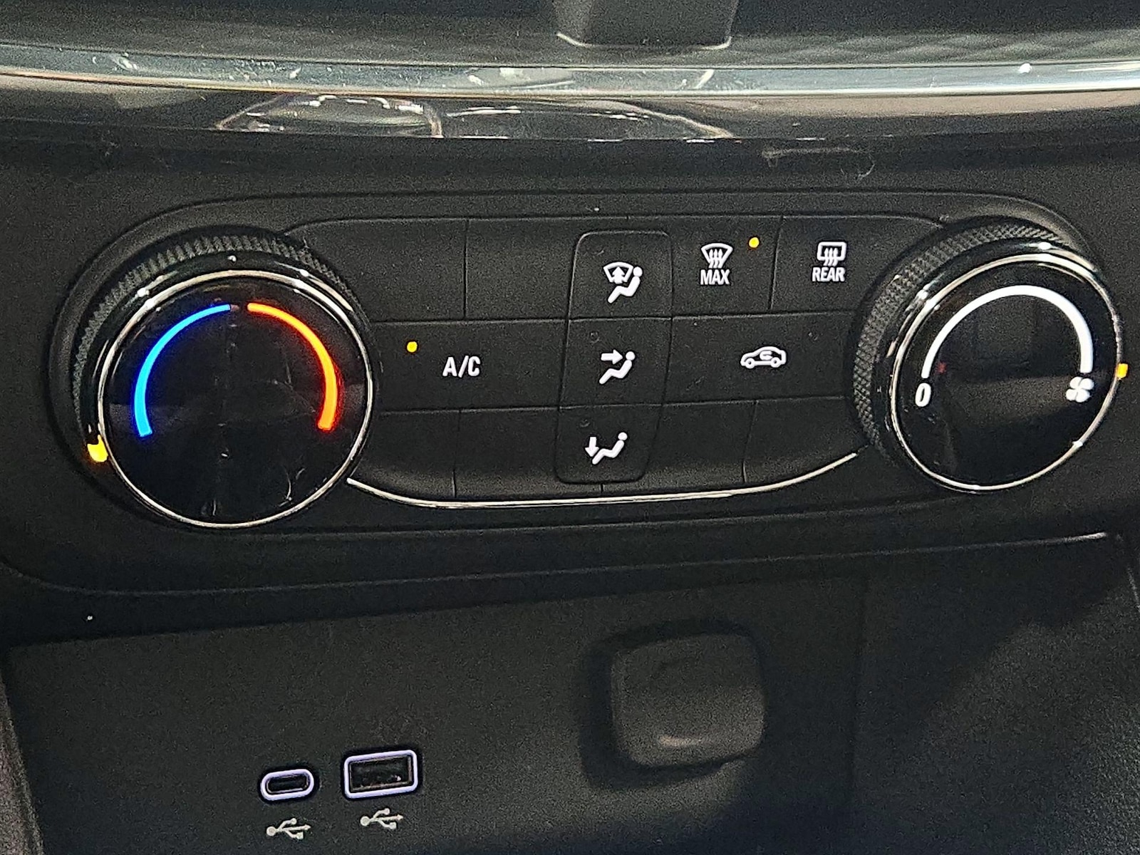 2025 Buick Encore GX Preferred - Photo 17