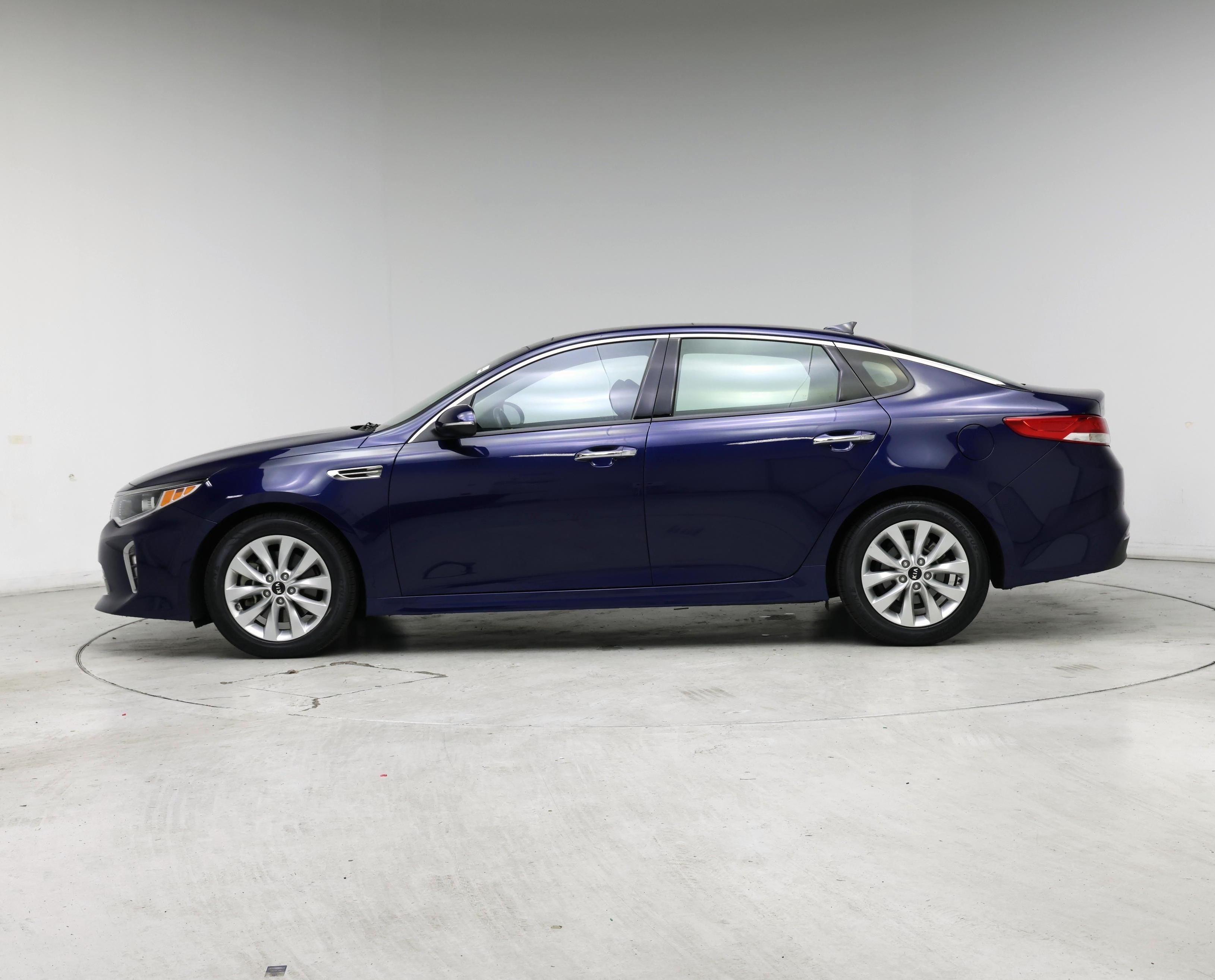 Thumbnail: 2018 Kia Optima - 3
