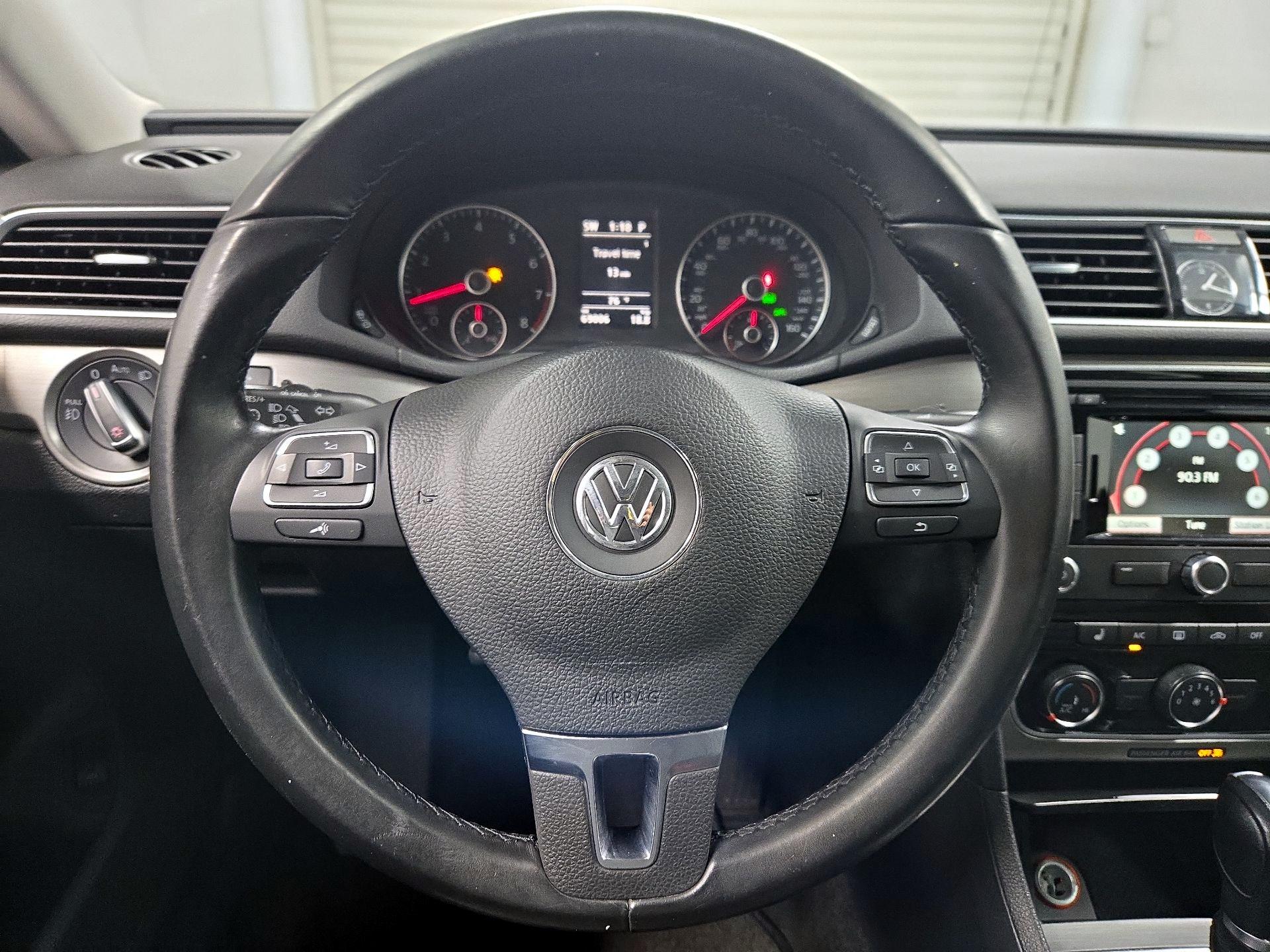 Thumbnail: 2015 Volkswagen Passat - 10