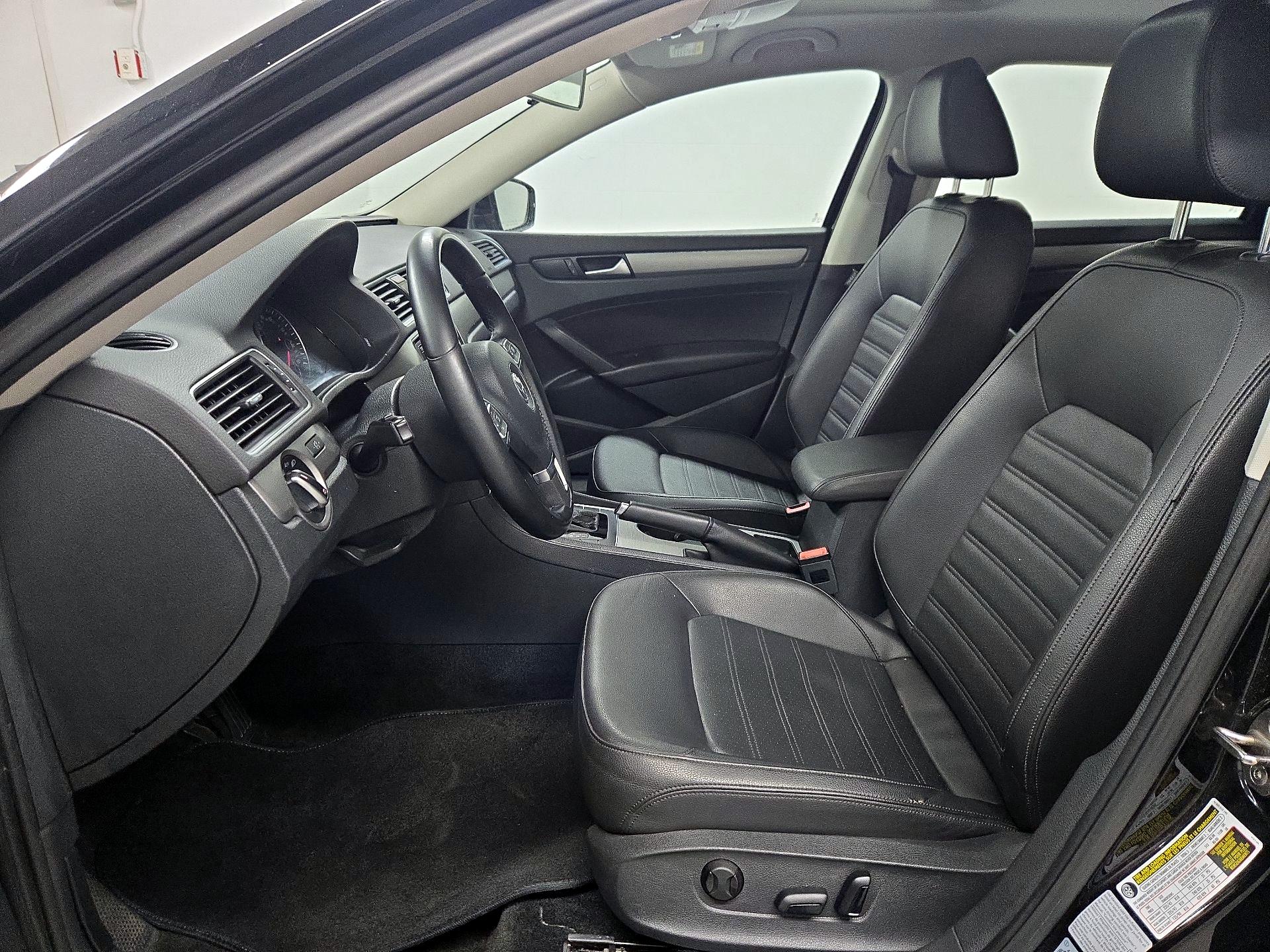 Thumbnail: 2015 Volkswagen Passat - 11
