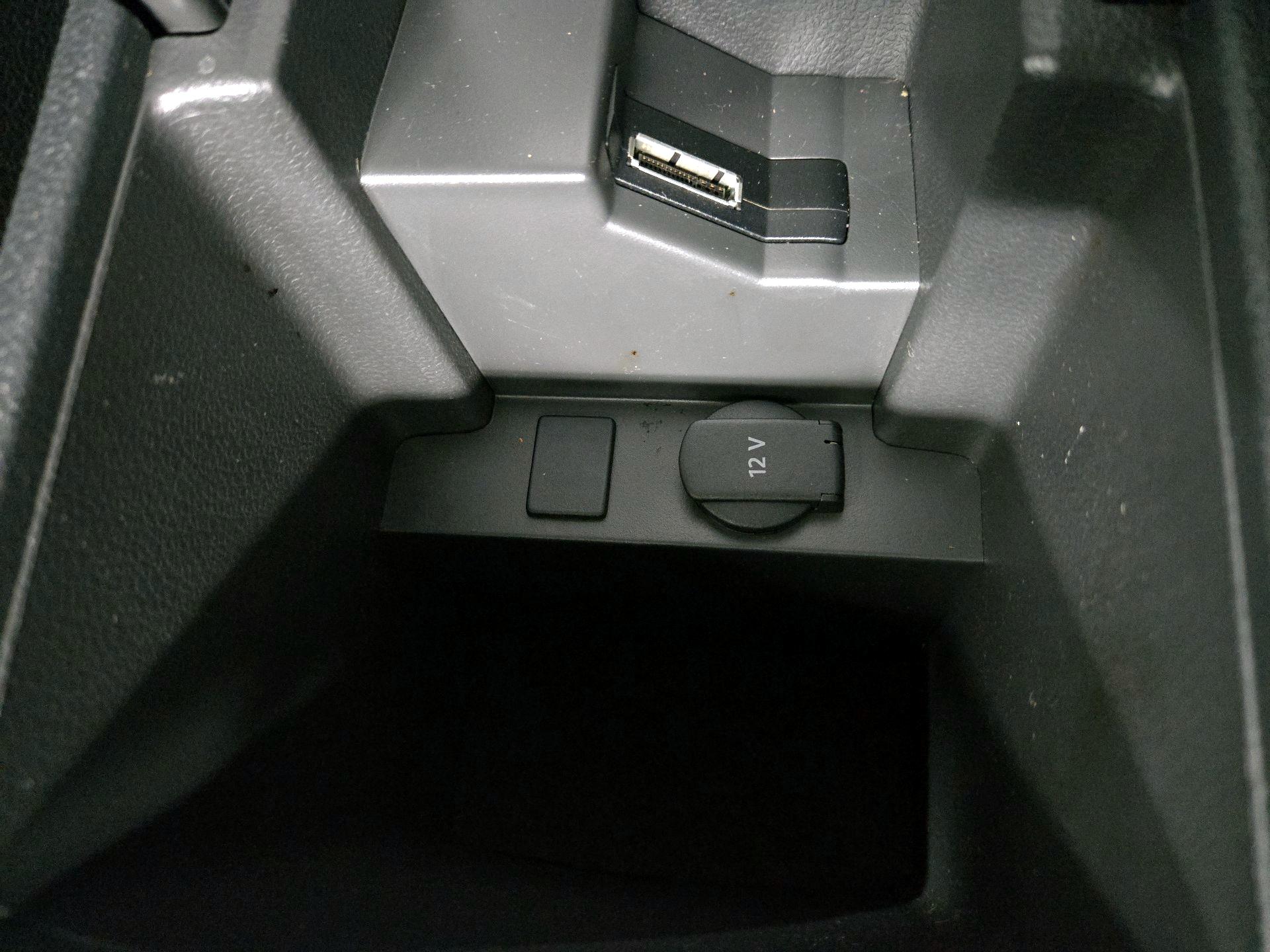 Thumbnail: 2015 Volkswagen Passat - 19