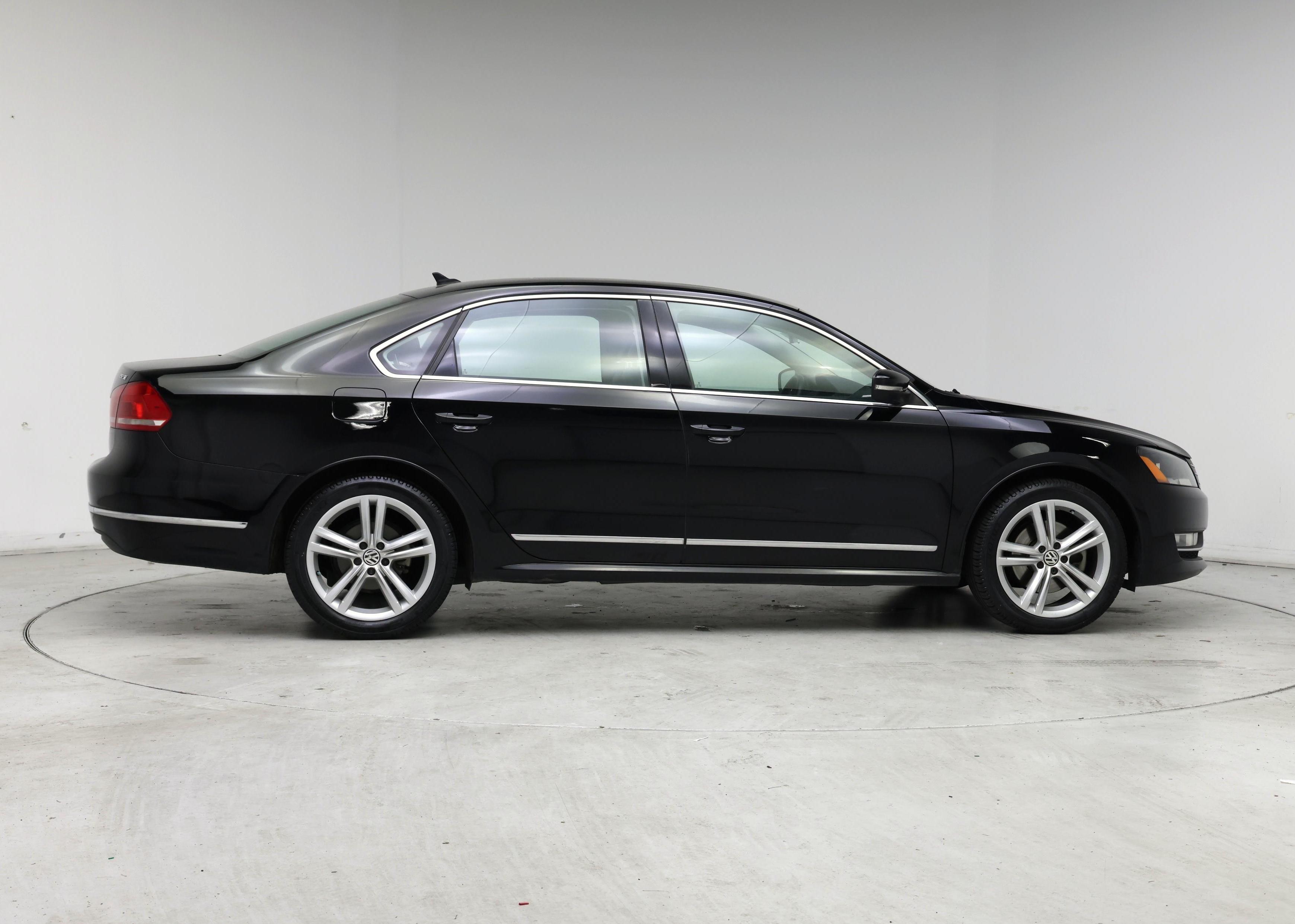 Thumbnail: 2015 Volkswagen Passat - 7