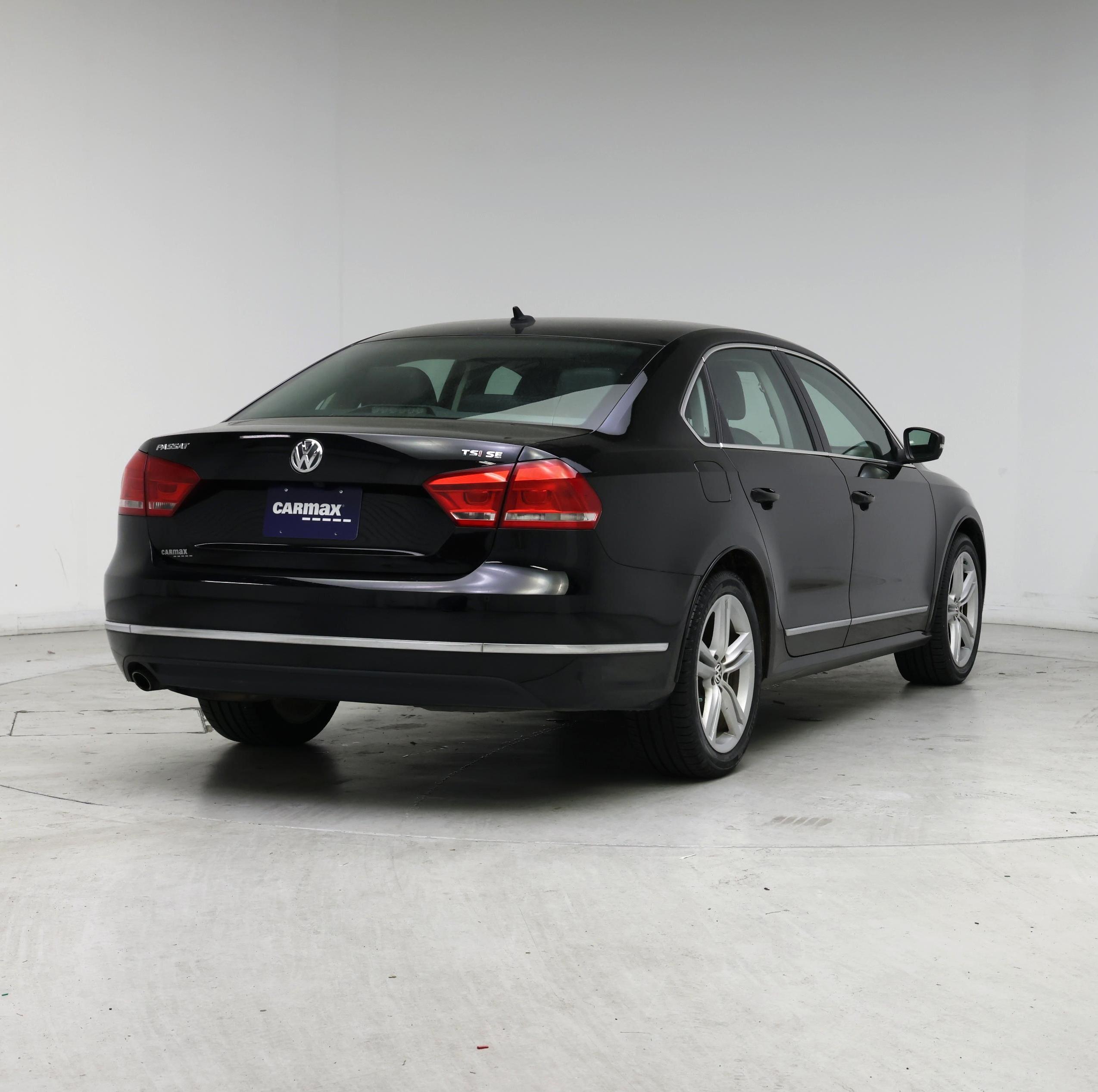 Thumbnail: 2015 Volkswagen Passat - 8