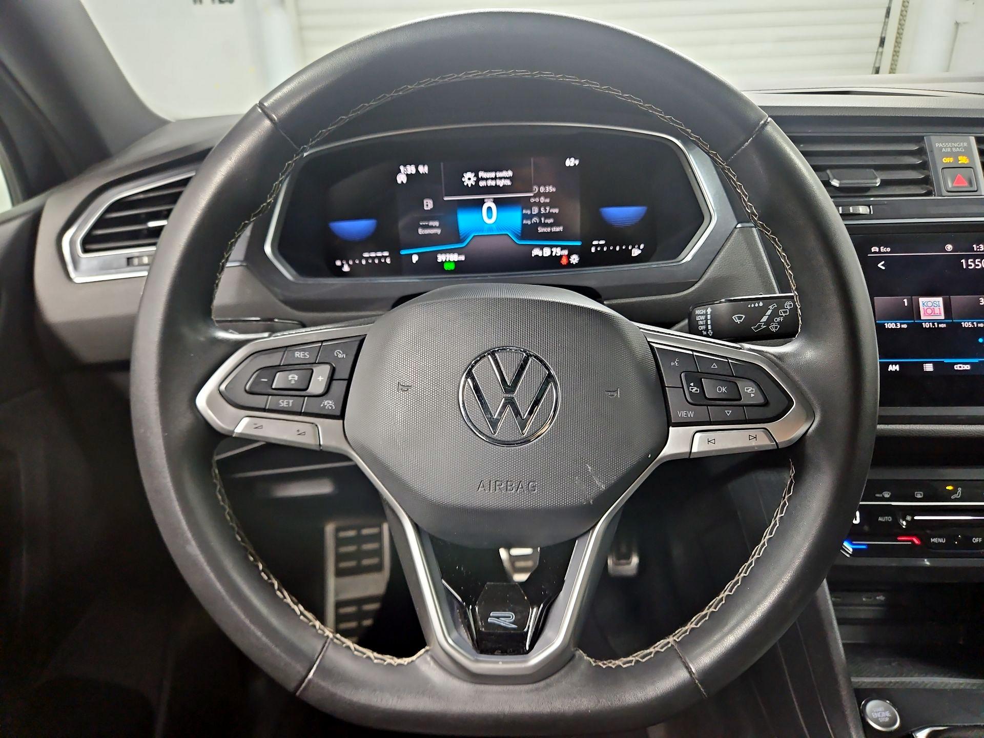 Thumbnail: 2023 Volkswagen Tiguan - 10