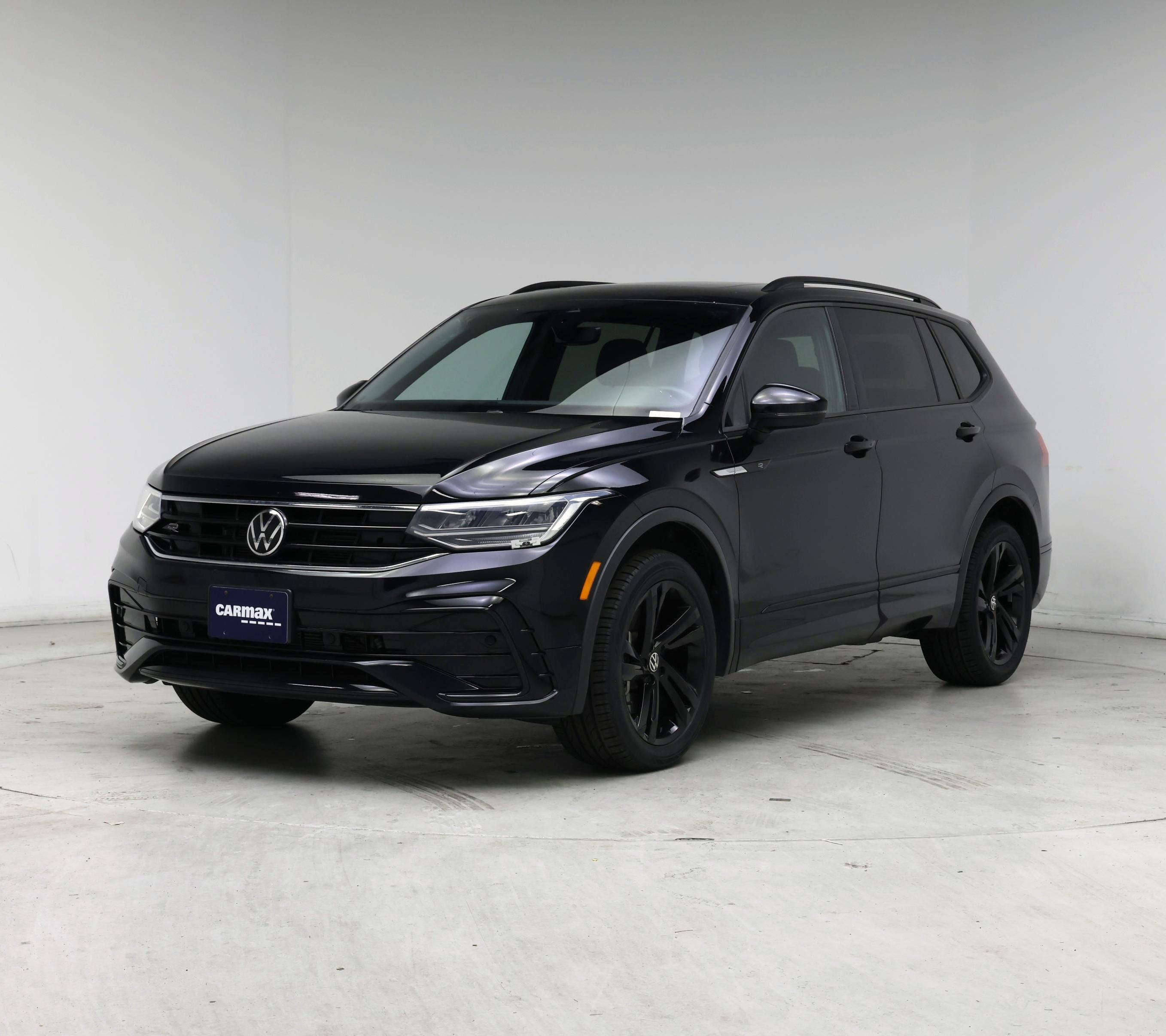 Thumbnail: 2023 Volkswagen Tiguan - 4