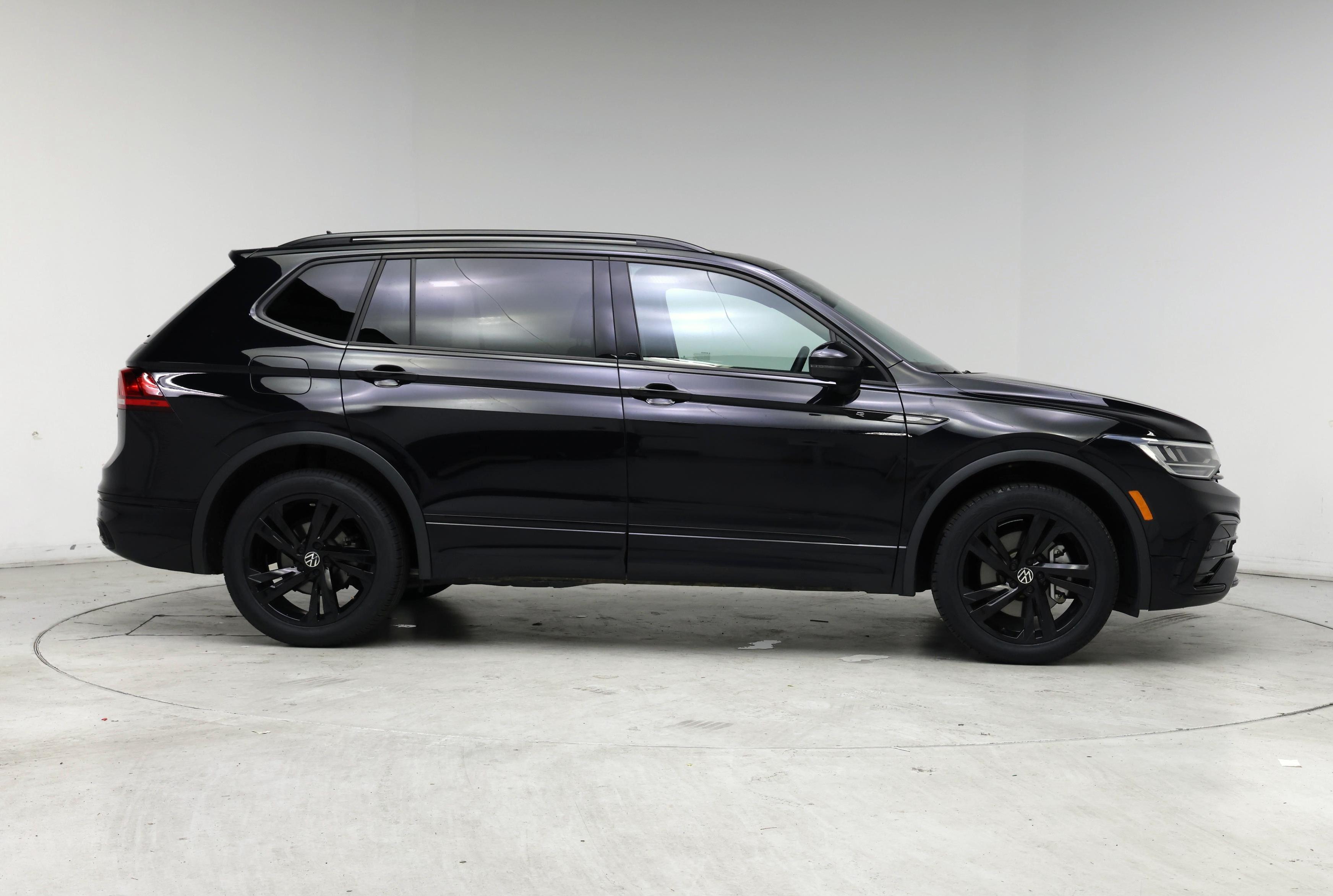 Thumbnail: 2023 Volkswagen Tiguan - 7