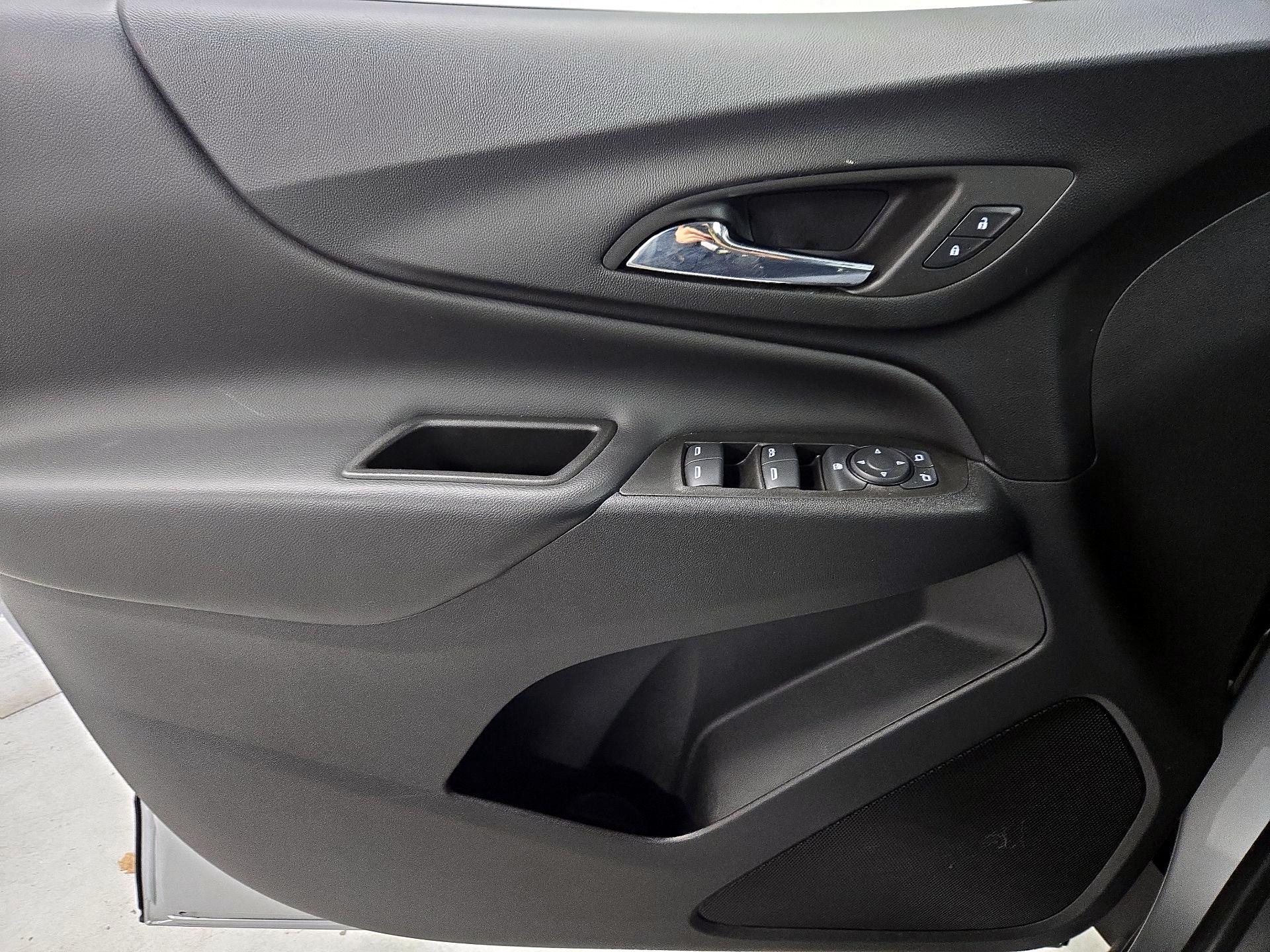 Thumbnail: 2022 Chevrolet Equinox - 12