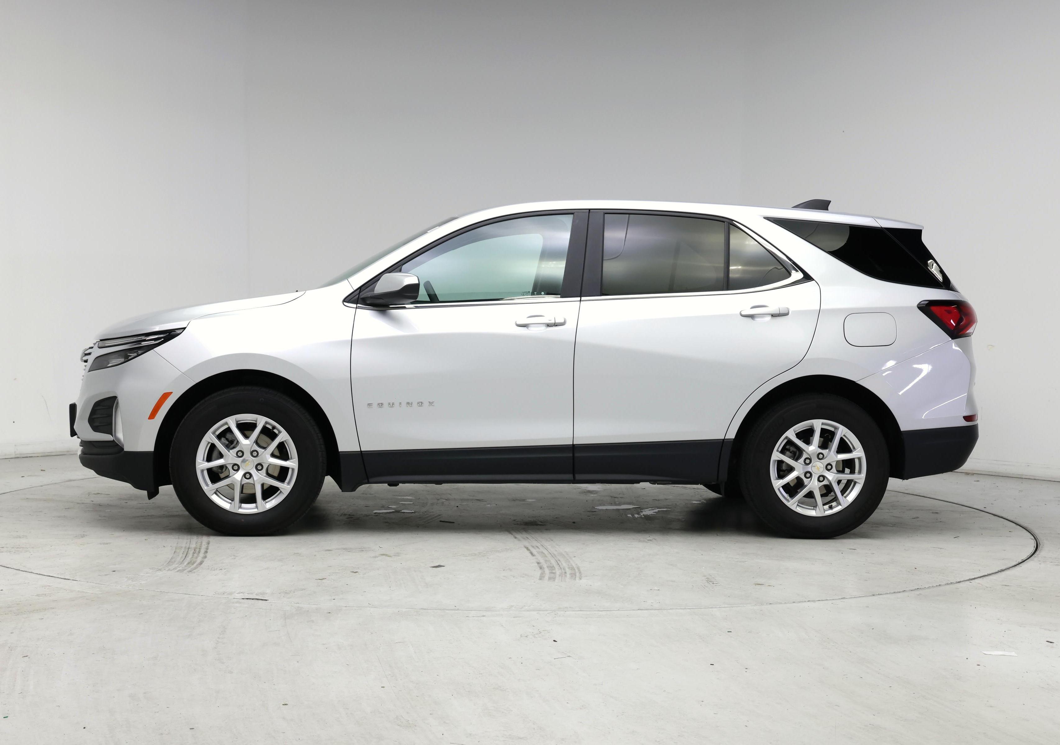 Thumbnail: 2022 Chevrolet Equinox - 3
