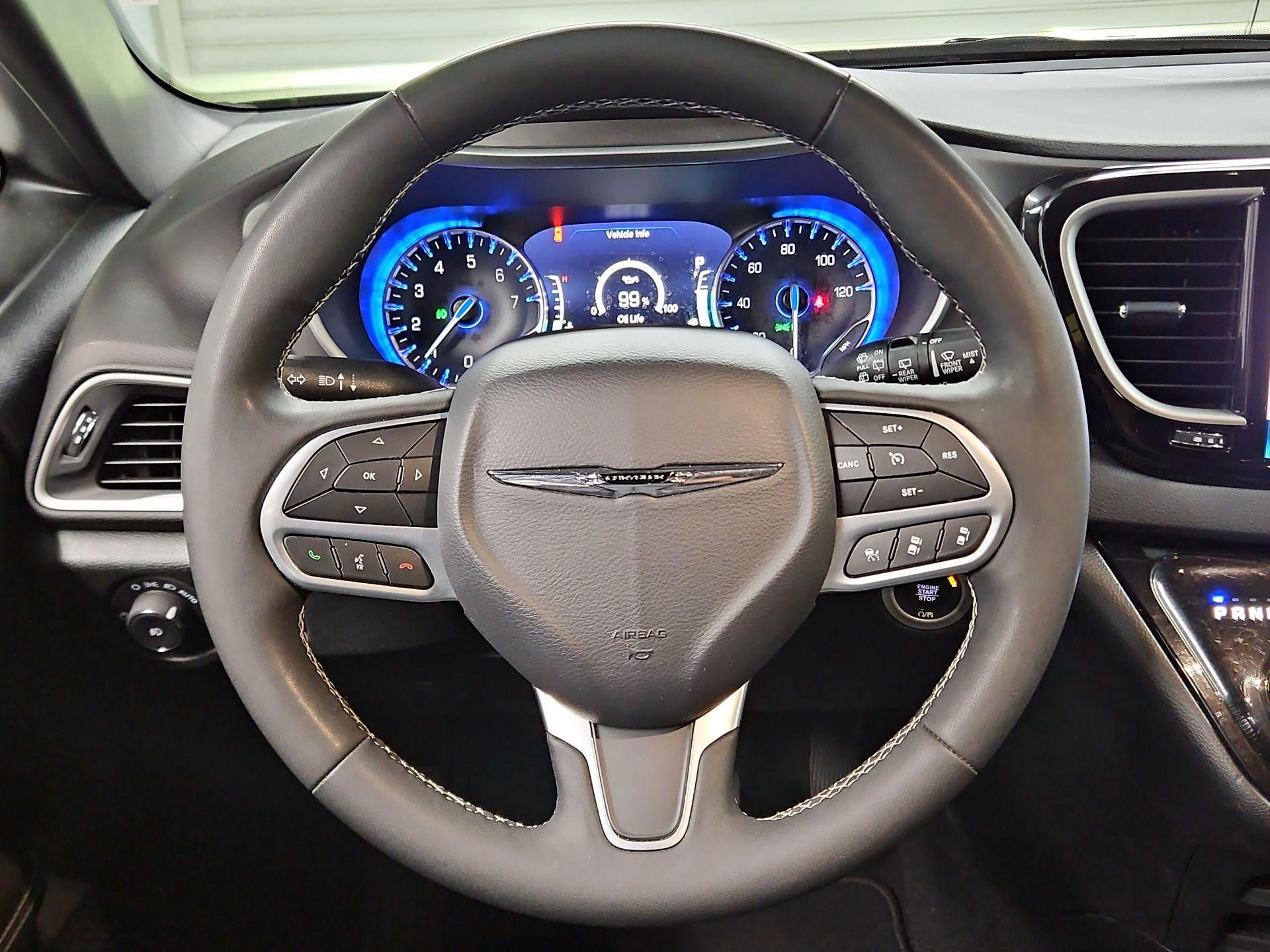 Thumbnail: 2025 Chrysler Pacifica - 10