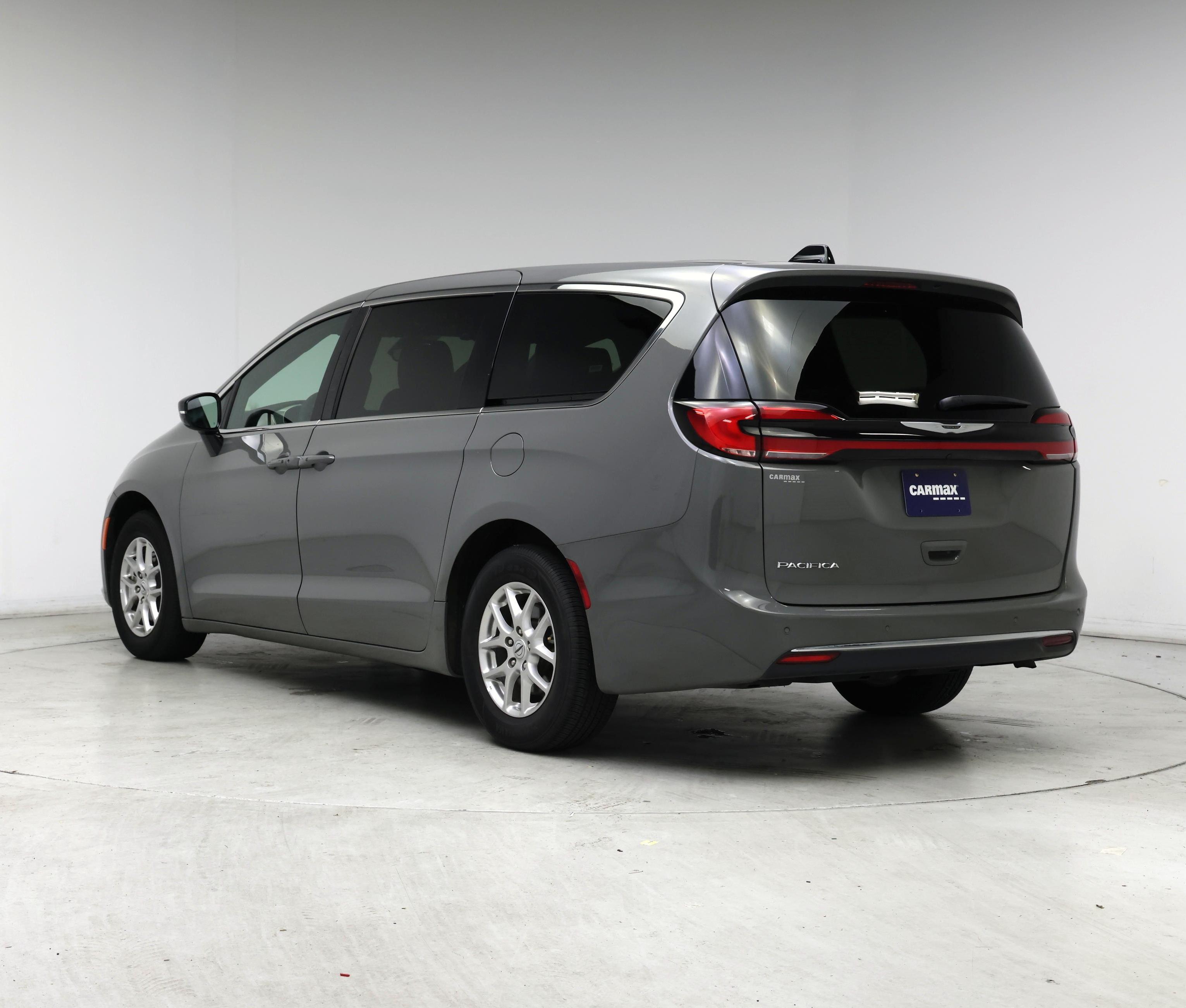 Thumbnail: 2025 Chrysler Pacifica - 2