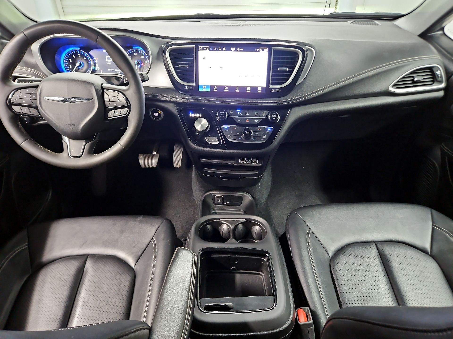Thumbnail: 2024 Chrysler Pacifica - 9