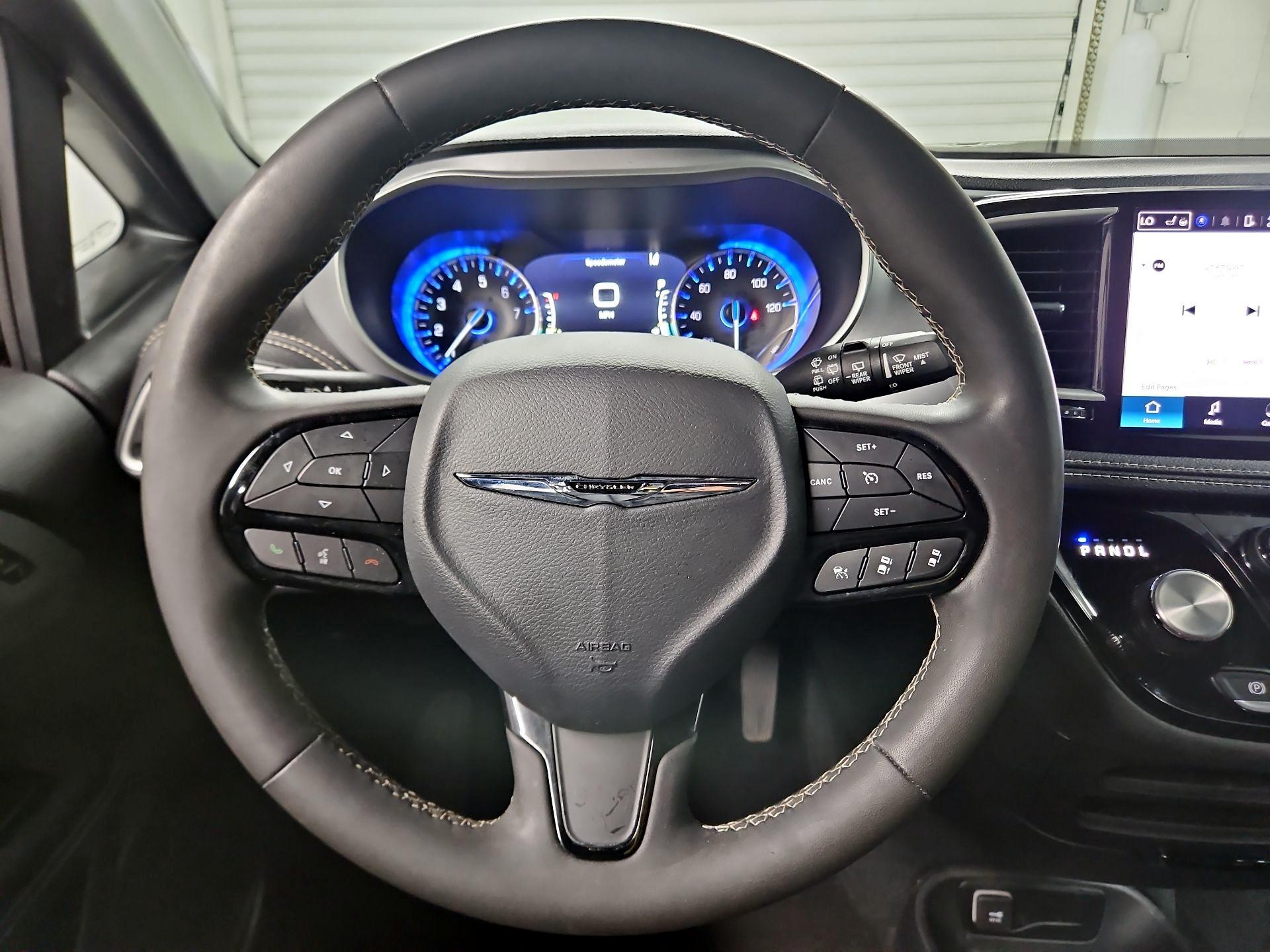 Thumbnail: 2024 Chrysler Pacifica - 10