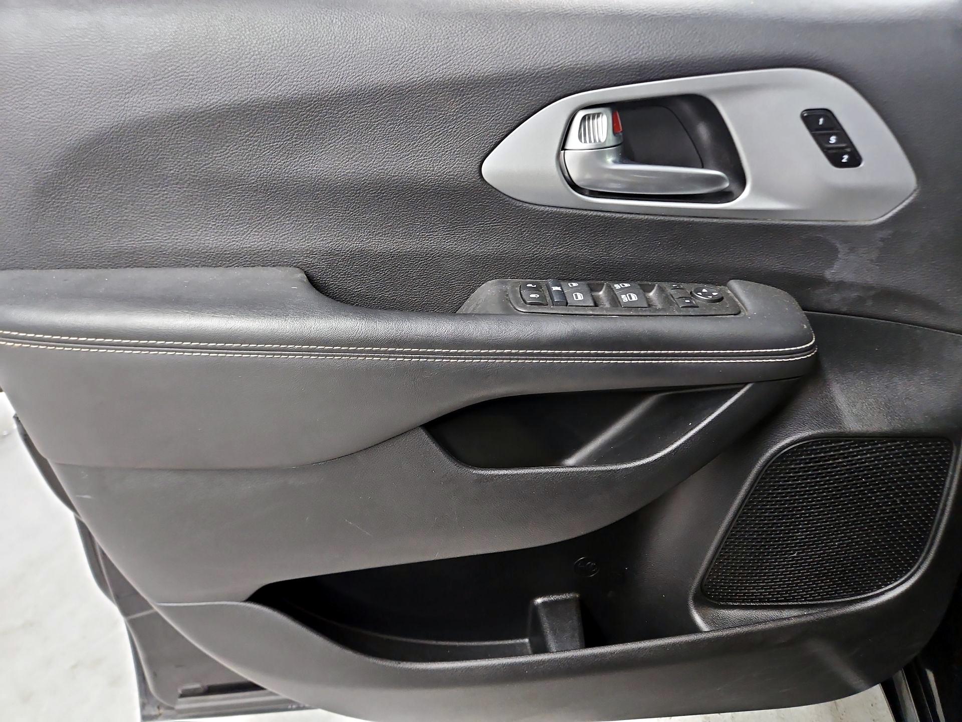 Thumbnail: 2024 Chrysler Pacifica - 12
