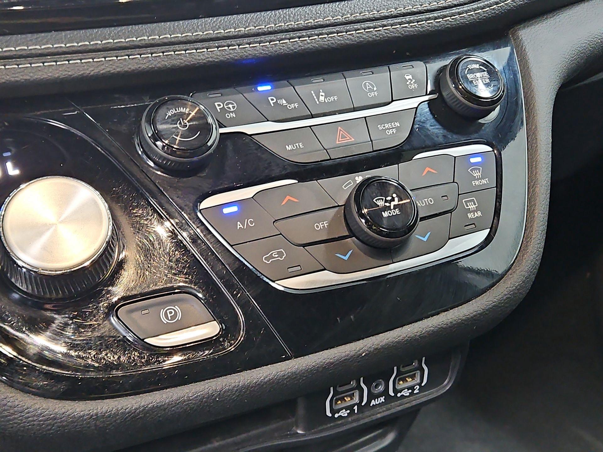 Thumbnail: 2024 Chrysler Pacifica - 16