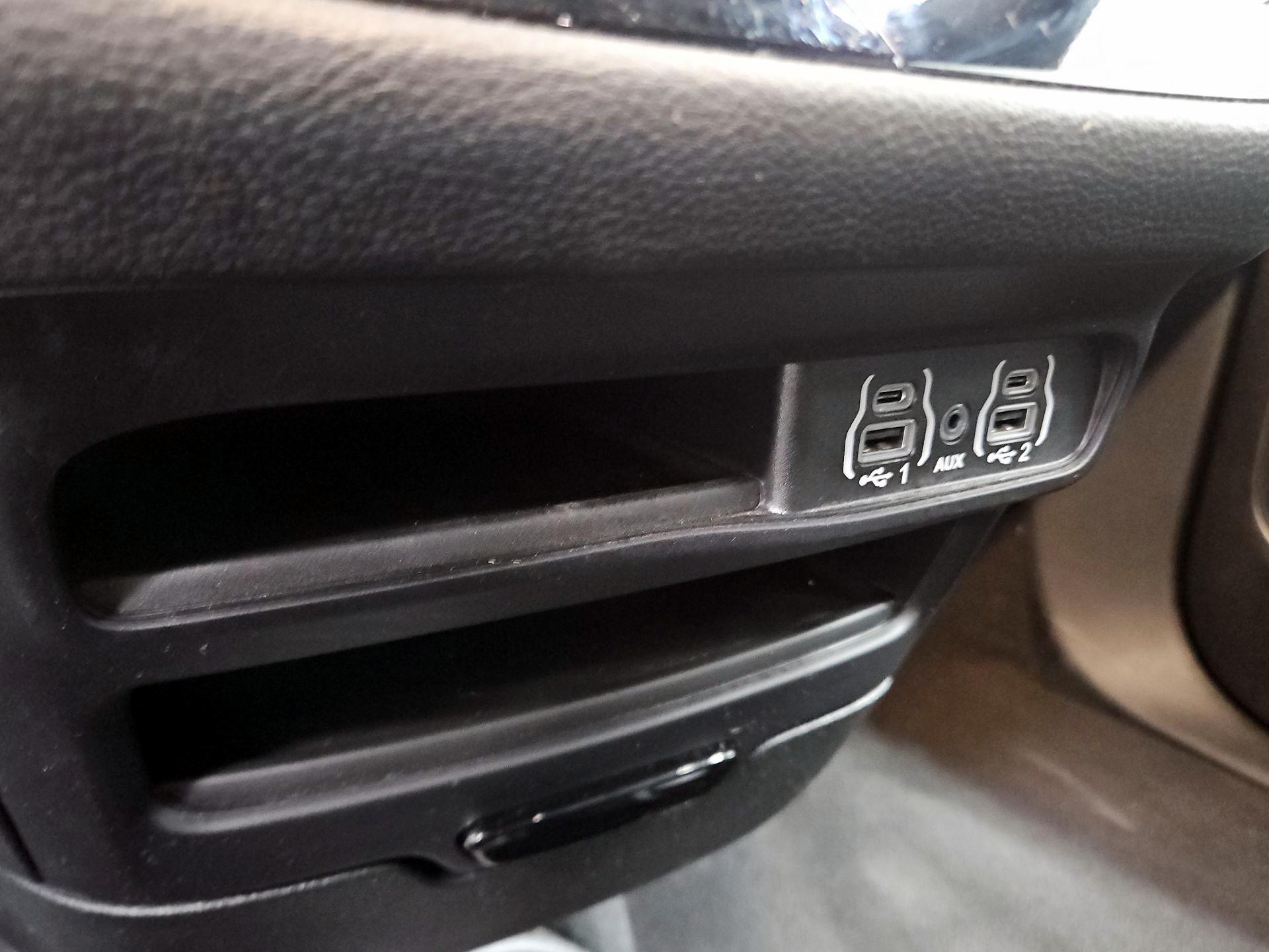 Thumbnail: 2024 Chrysler Pacifica - 18