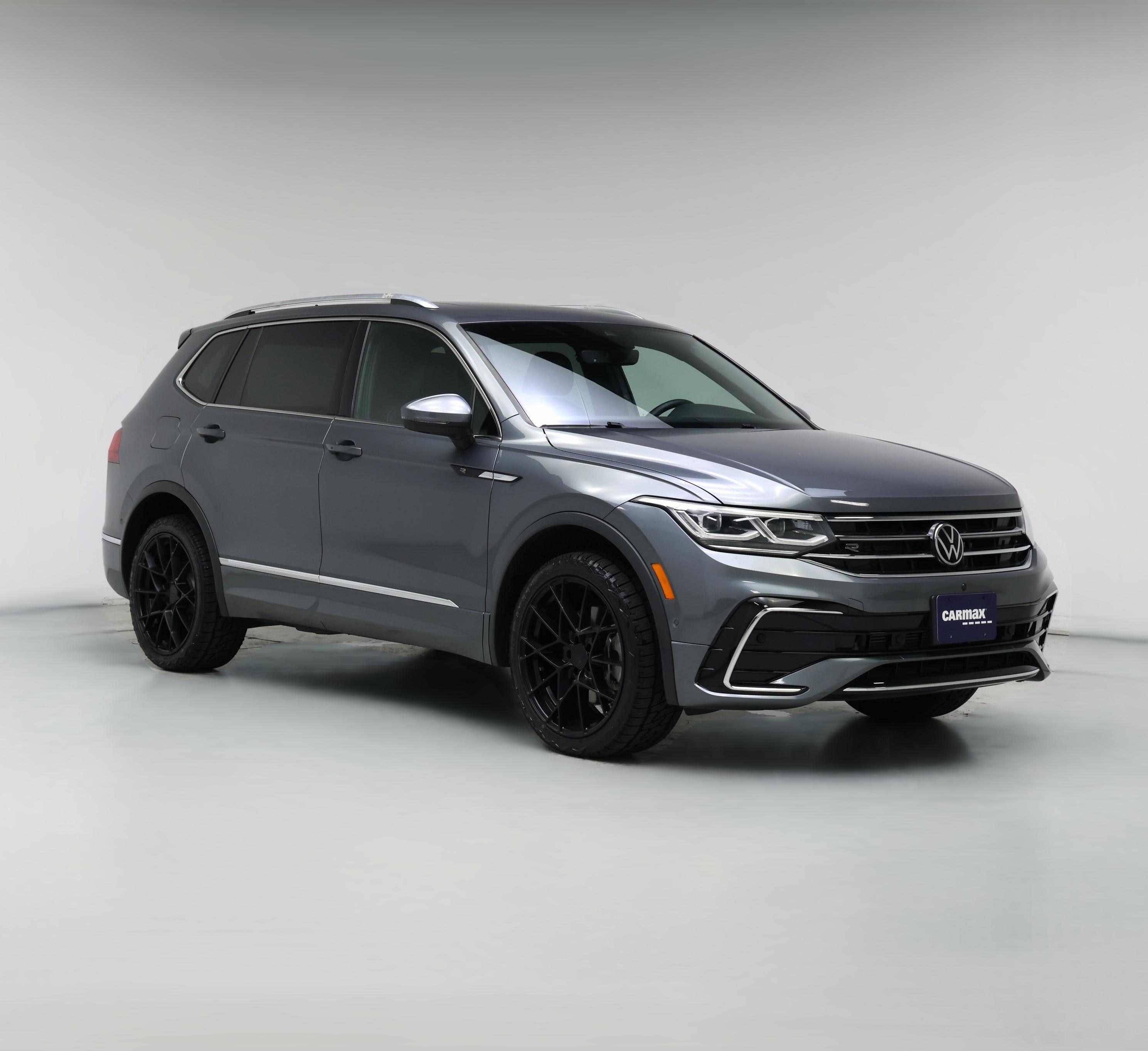 Thumbnail: 2022 Volkswagen Tiguan - 1