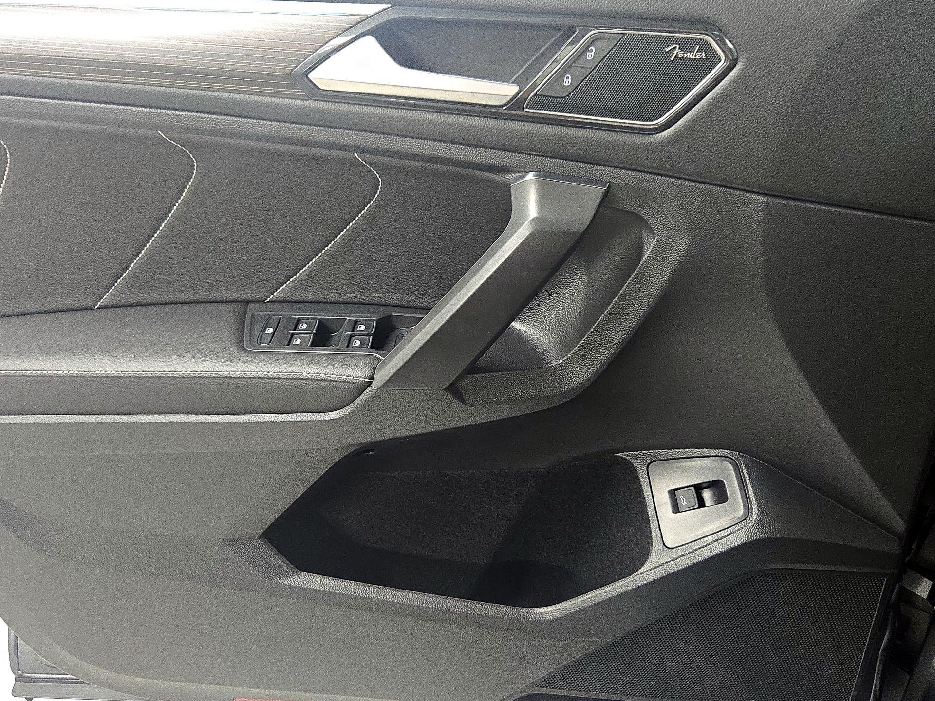 Thumbnail: 2022 Volkswagen Tiguan - 12