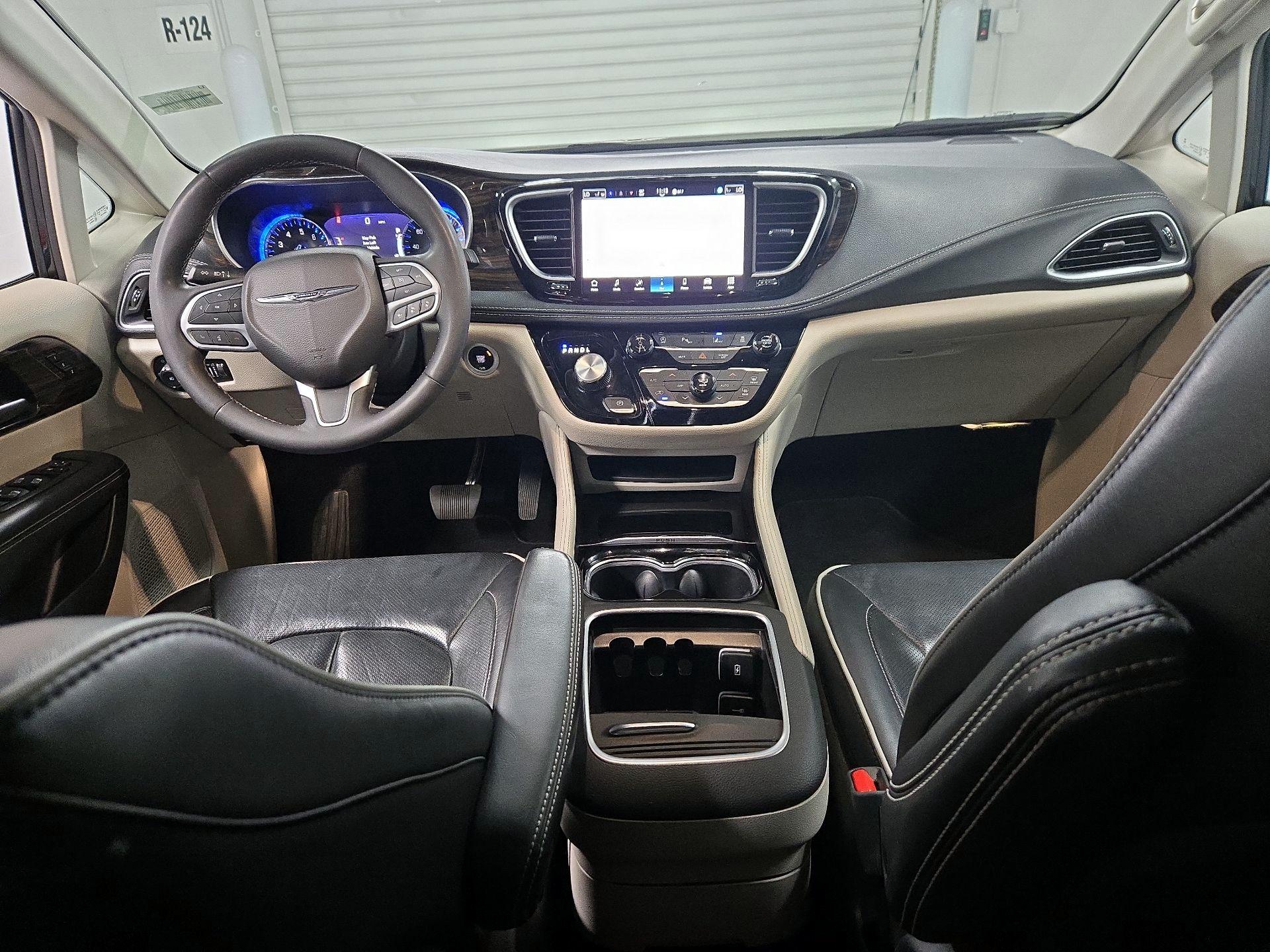 Thumbnail: 2024 Chrysler Pacifica - 9