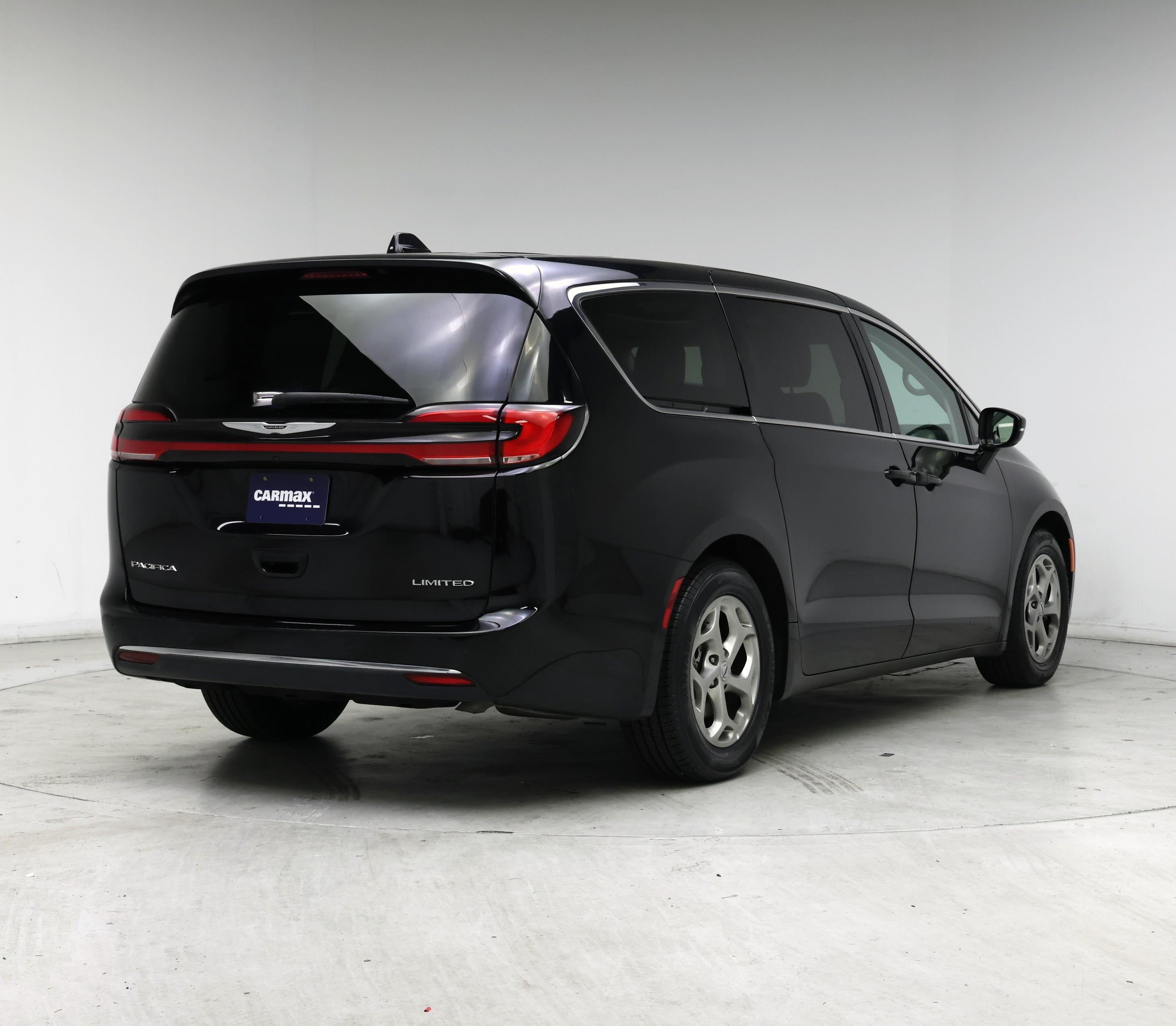 Thumbnail: 2024 Chrysler Pacifica - 8