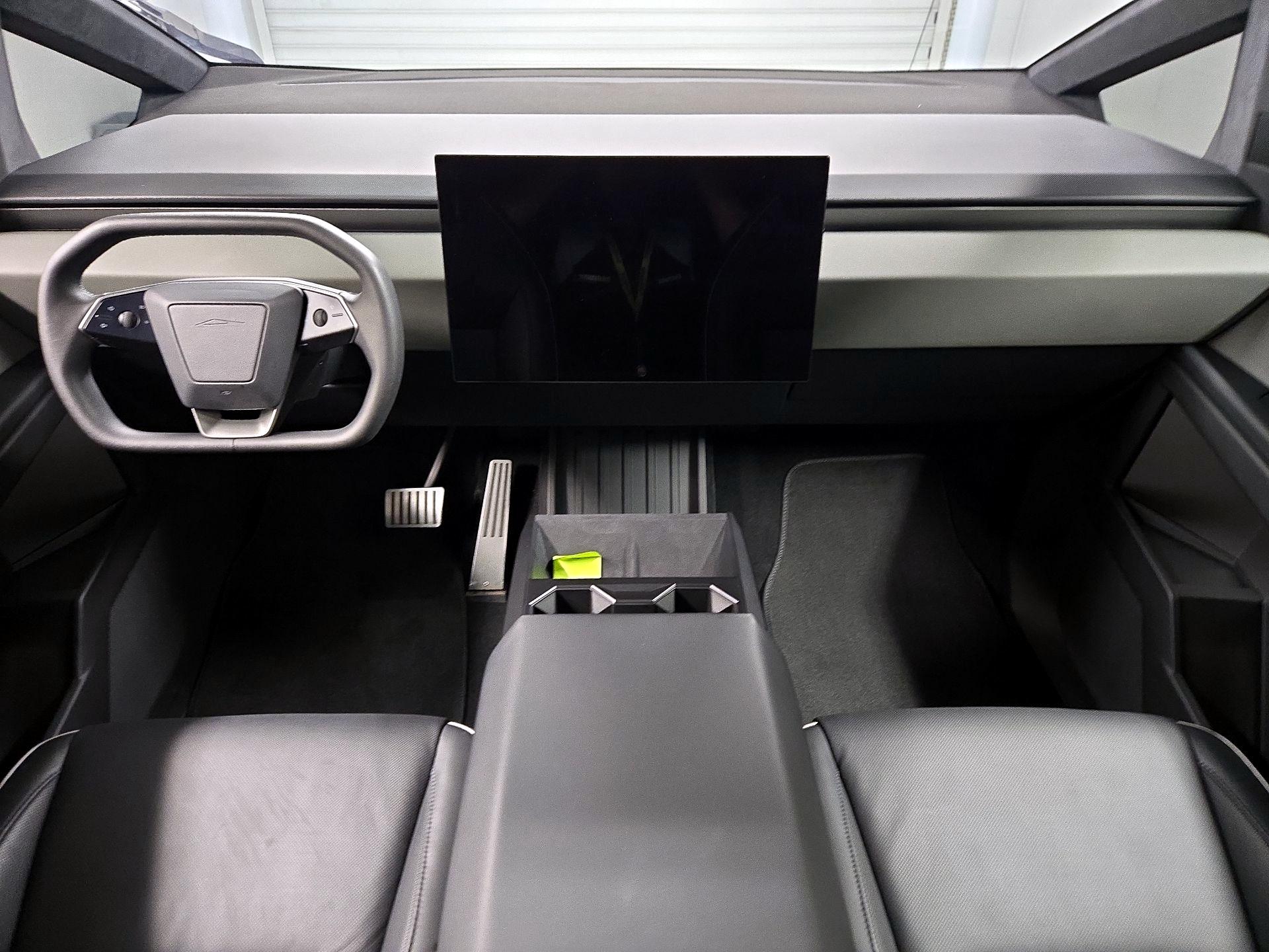 Thumbnail: 2024 Tesla Cybertruck - 9