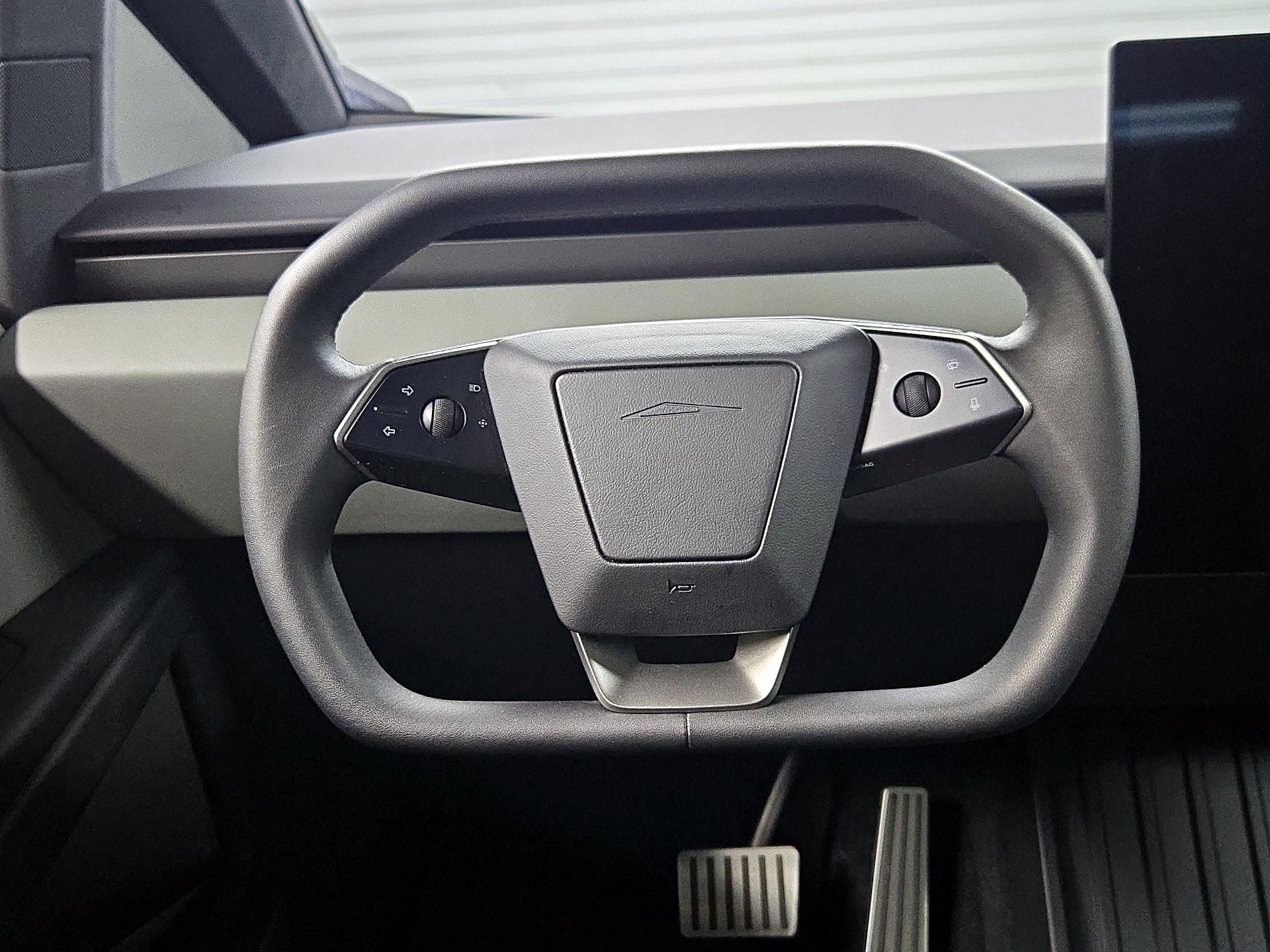 Thumbnail: 2024 Tesla Cybertruck - 10