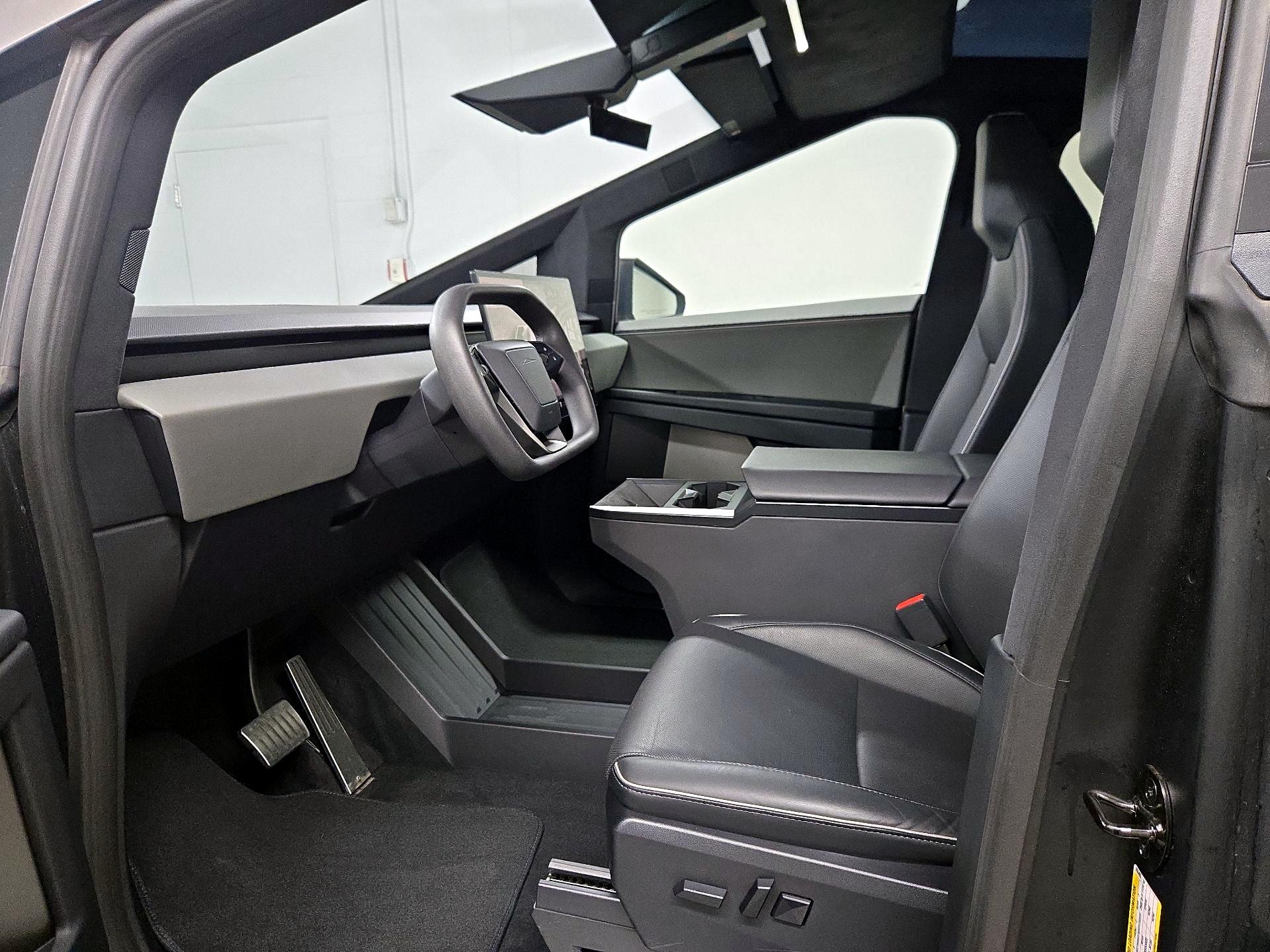 Thumbnail: 2024 Tesla Cybertruck - 11