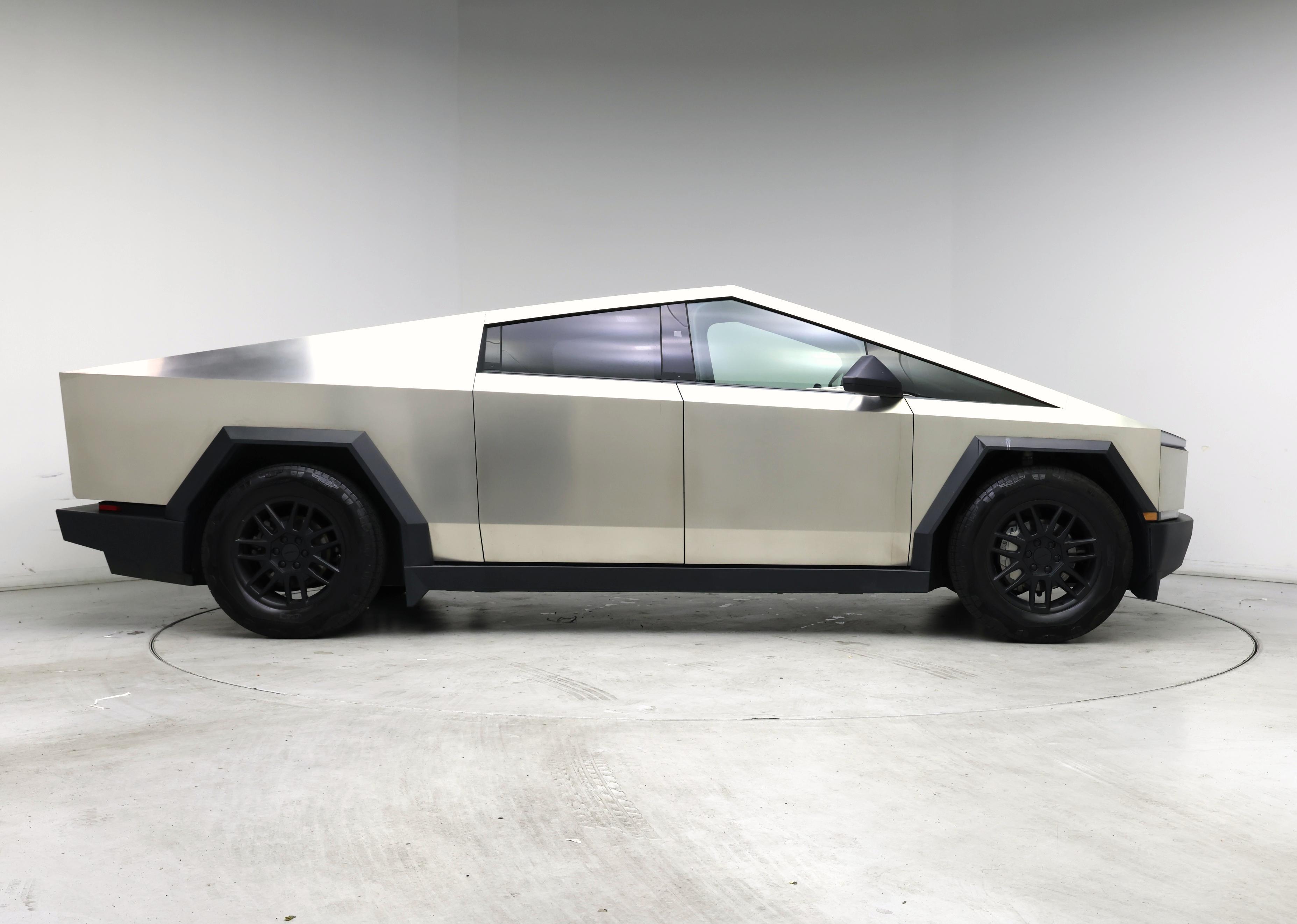 Thumbnail: 2024 Tesla Cybertruck - 7
