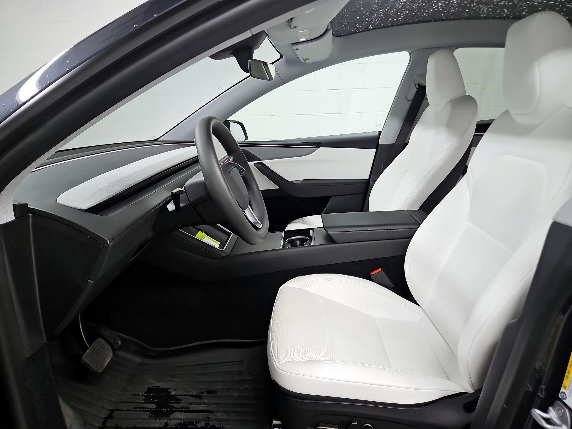 Thumbnail: 2026 Tesla Model Y - 11