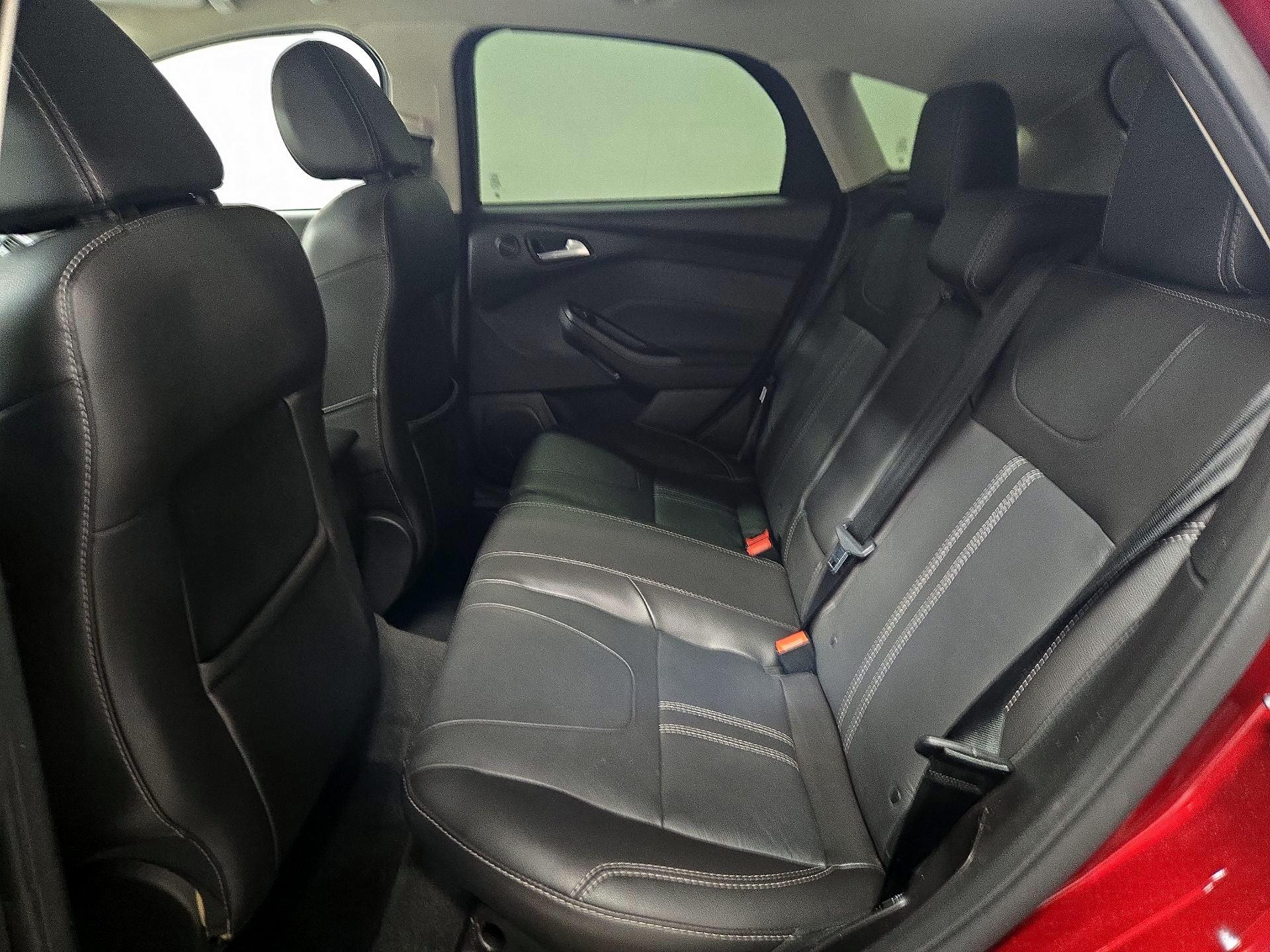 Thumbnail: 2014 Ford Focus - 20