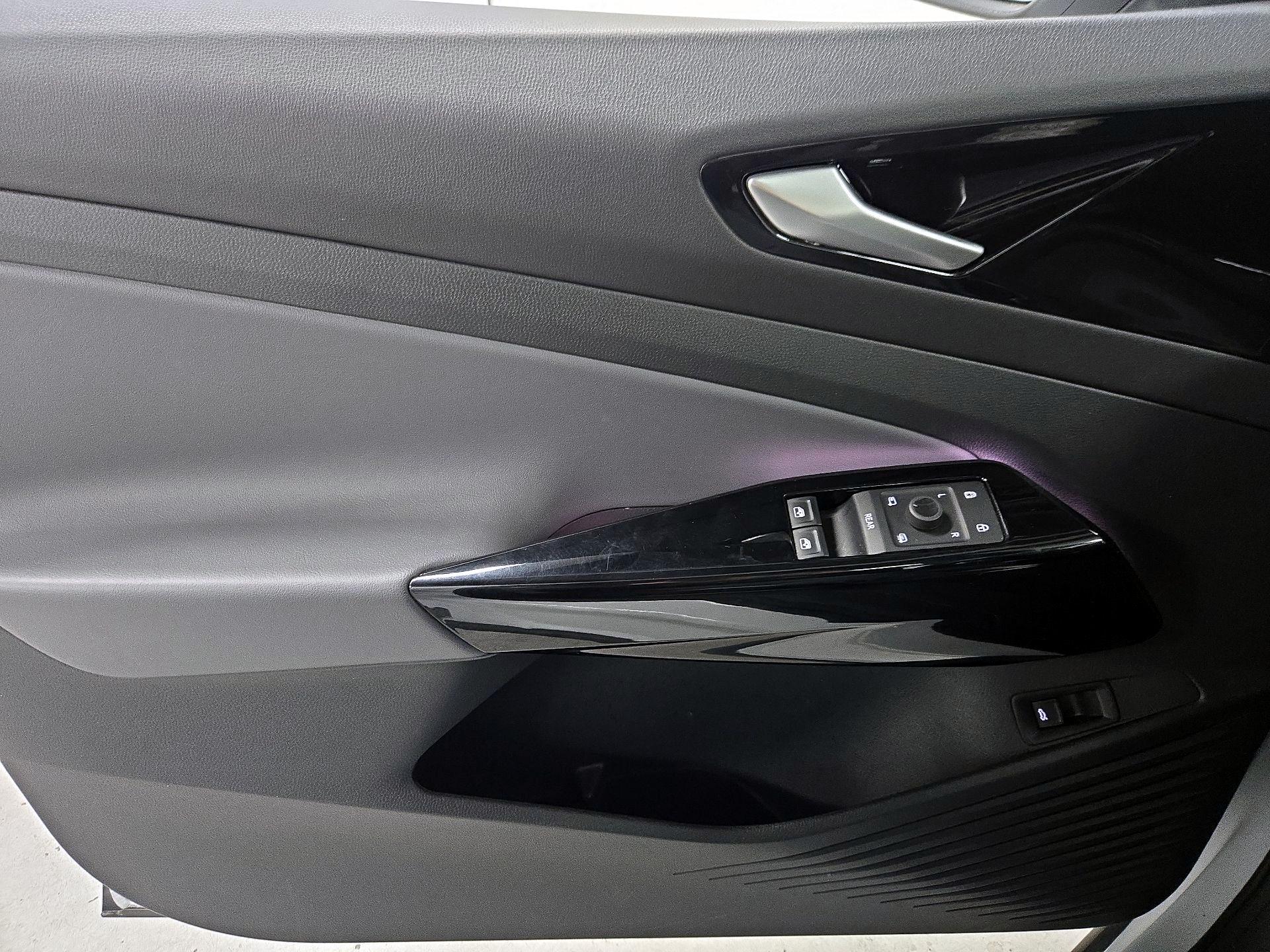 Thumbnail: 2021 Volkswagen ID.4 - 12