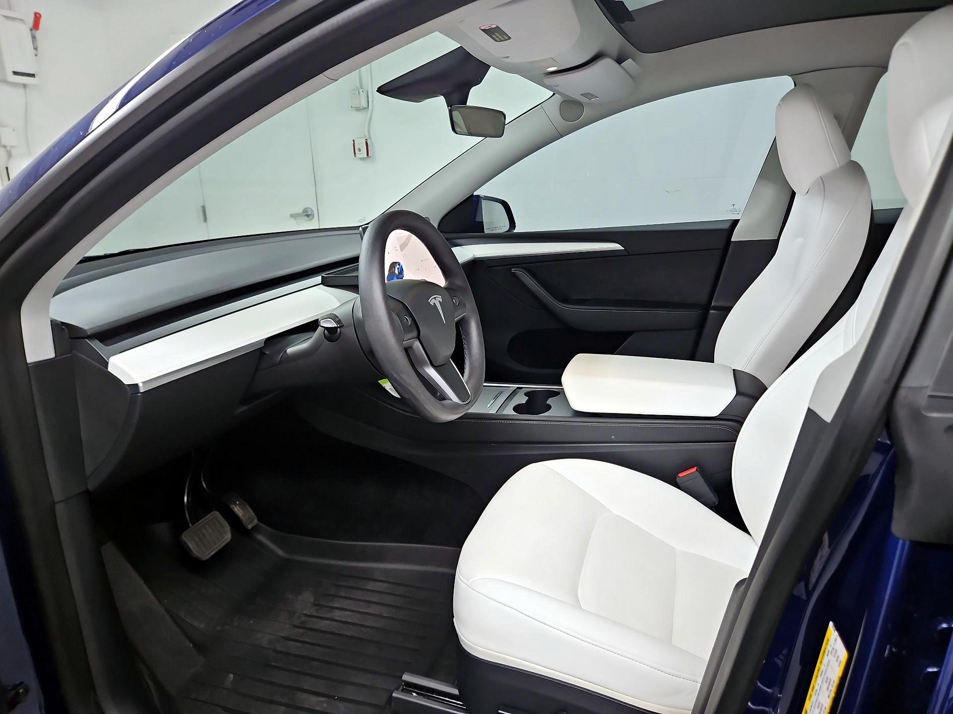 Thumbnail: 2023 Tesla Model Y - 11