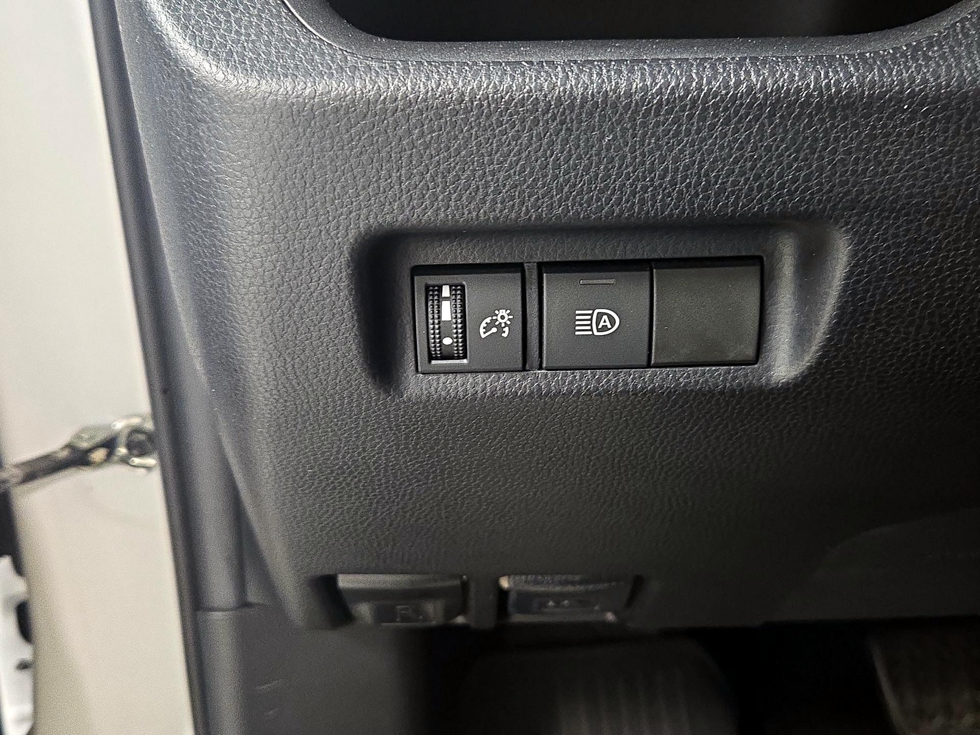 Thumbnail: 2021 Toyota RAV4 - 13