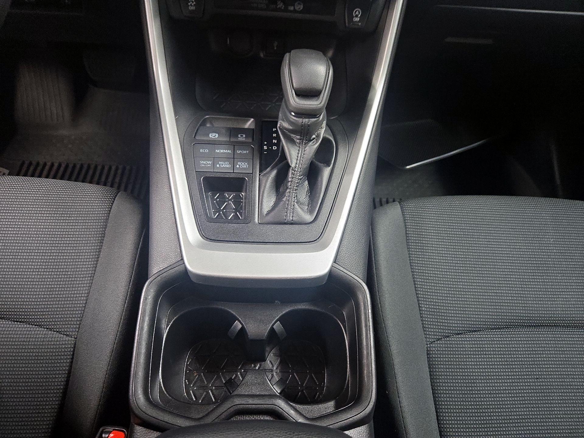 Thumbnail: 2021 Toyota RAV4 - 17