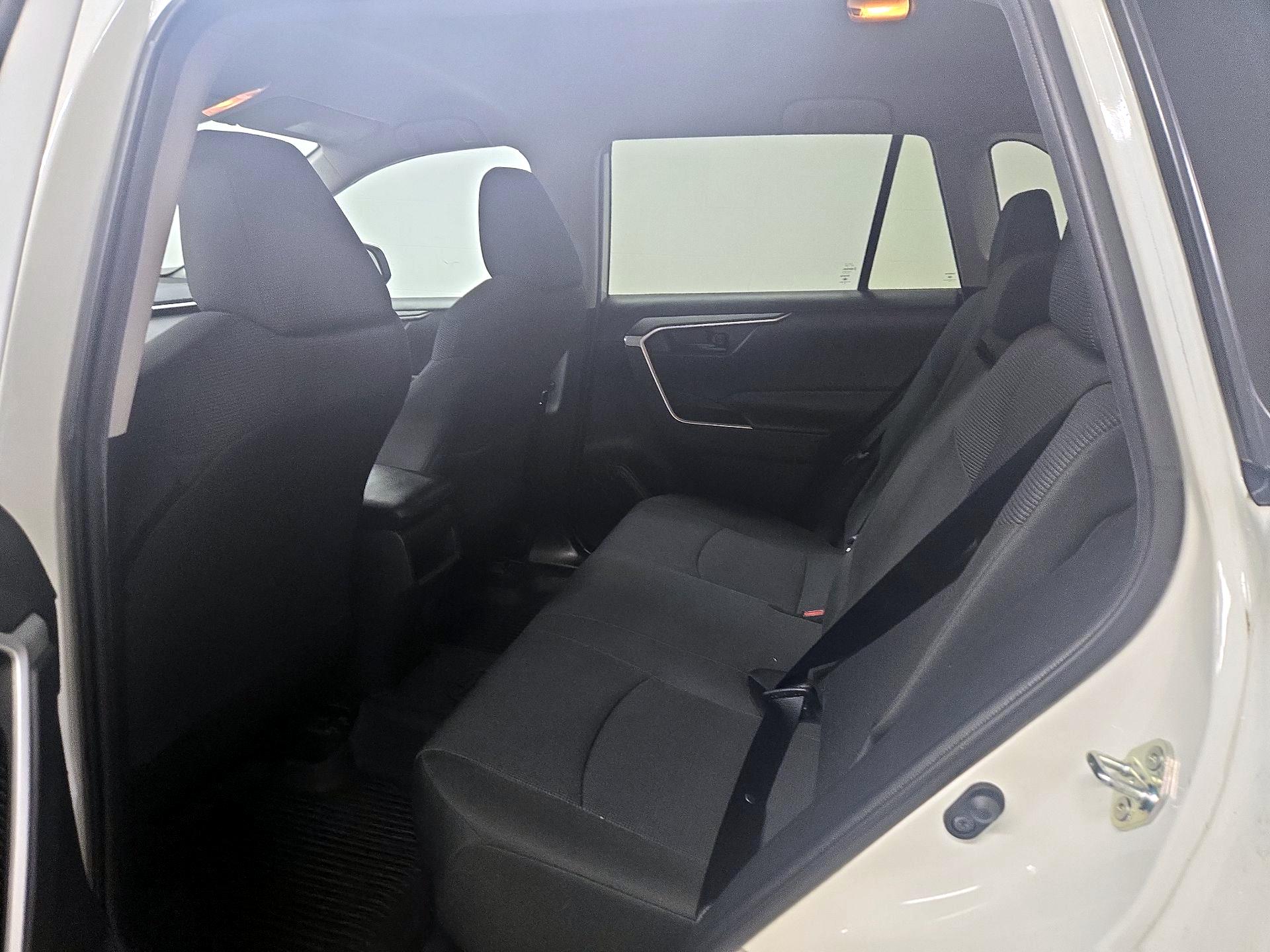 Thumbnail: 2021 Toyota RAV4 - 19